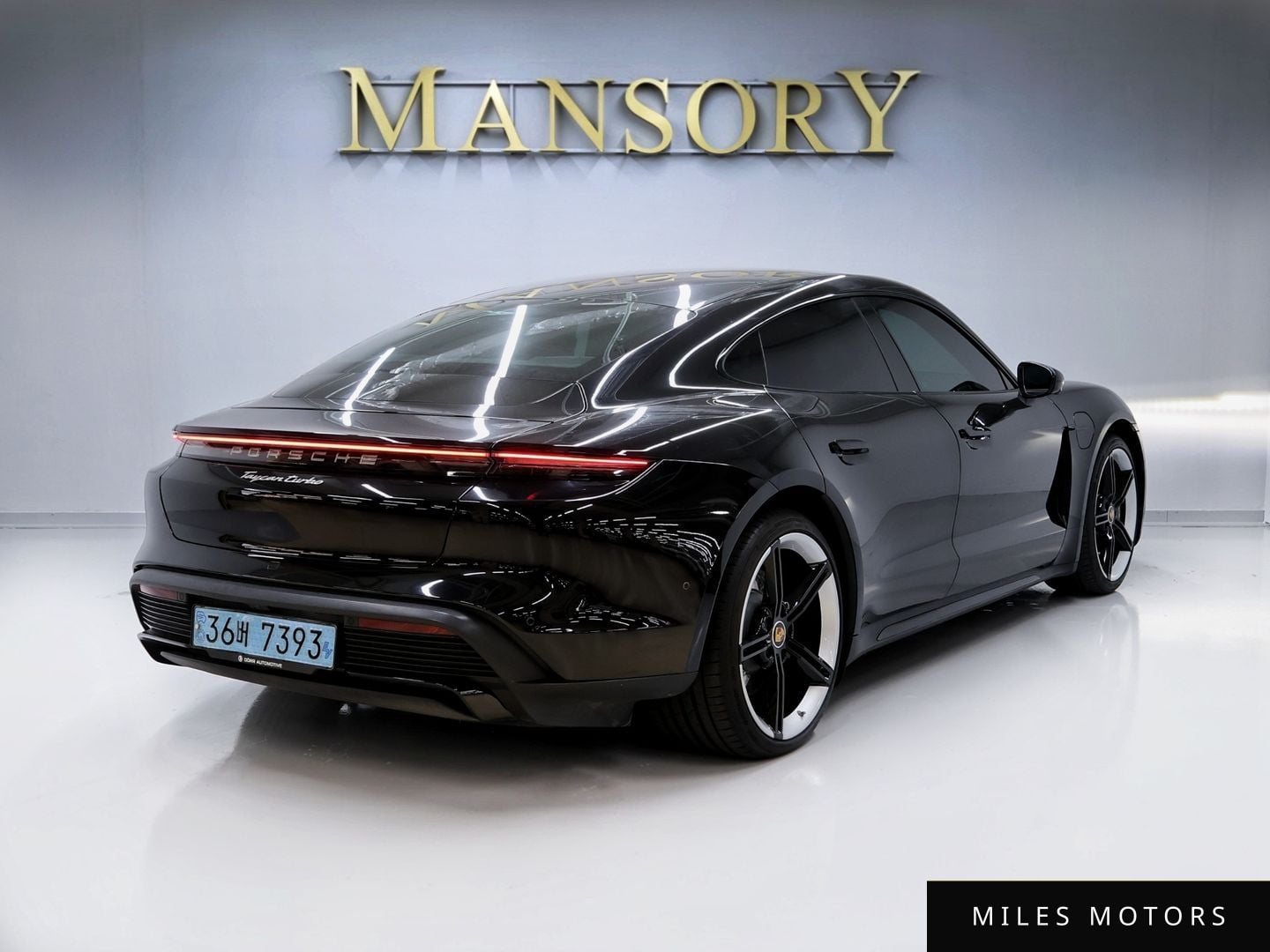 Porsche Taycan 2020 — миниатюра 3