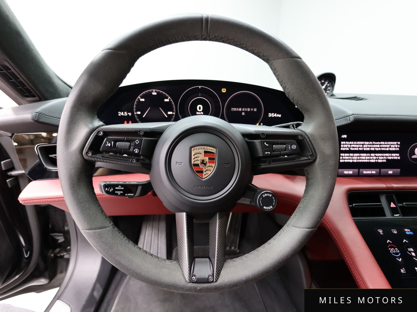 Porsche Taycan 2020 — миниатюра 9