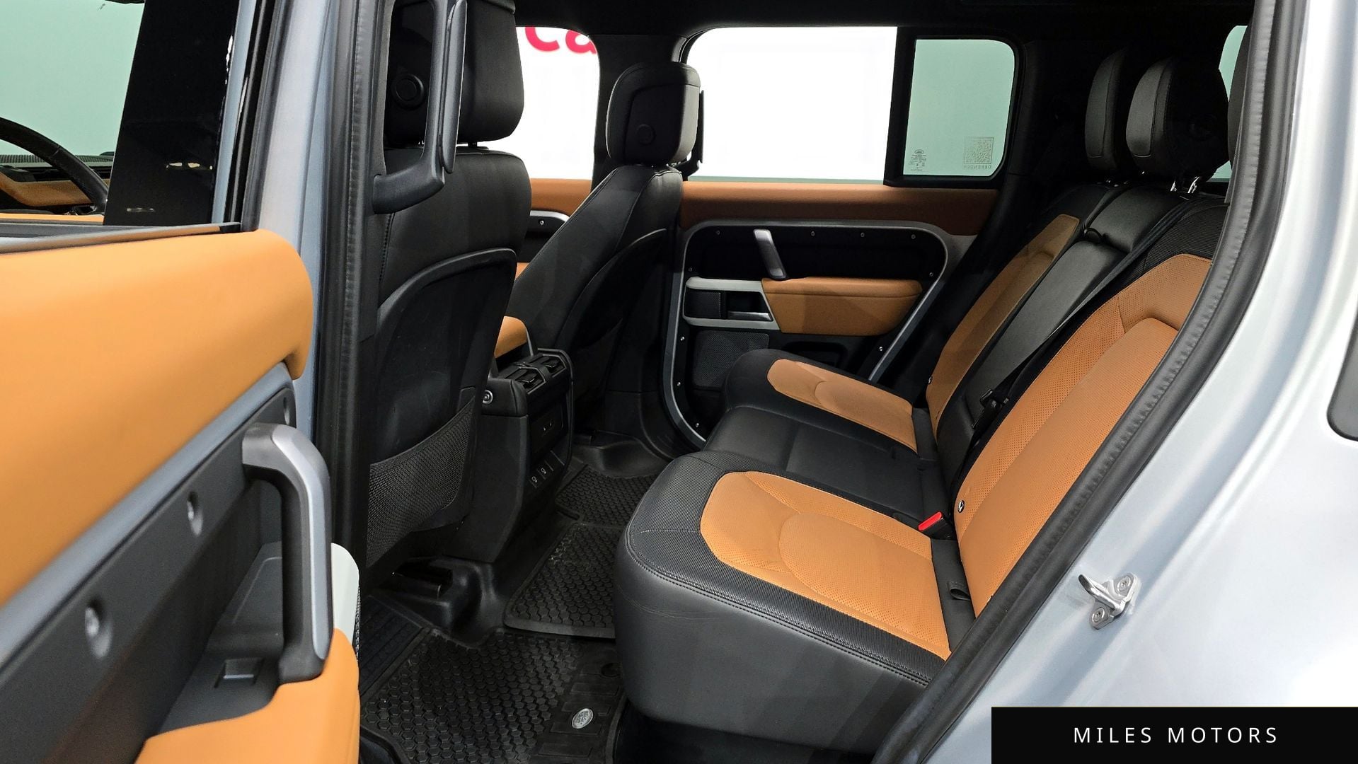 Land Rover Defender 2024 — миниатюра 12
