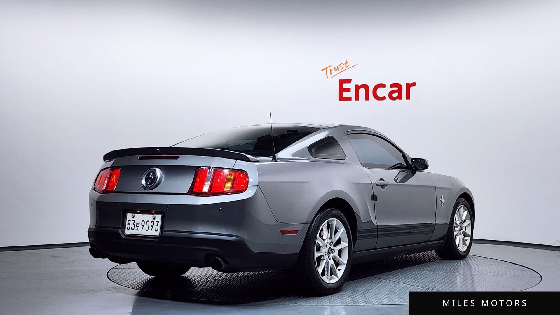 Ford Mustang 2011 — миниатюра 2