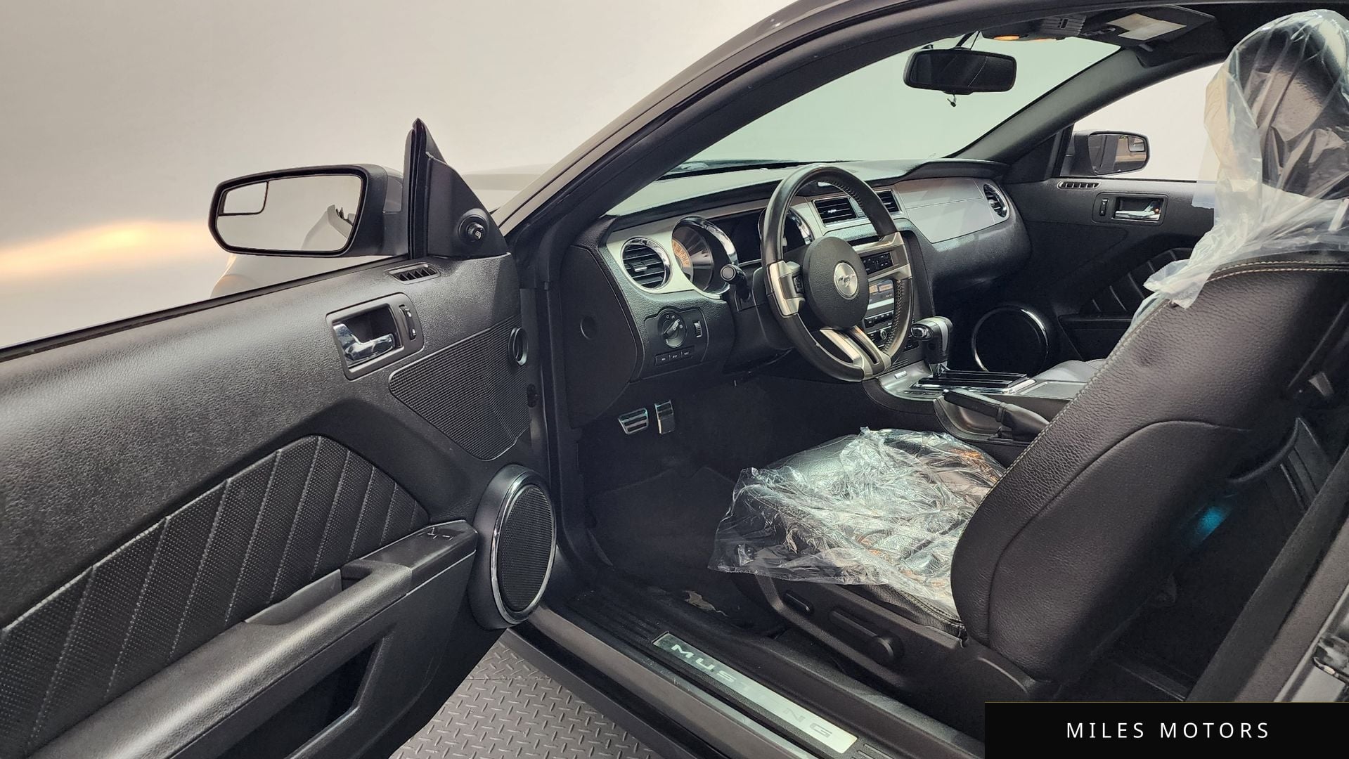 Ford Mustang 2011 — миниатюра 10