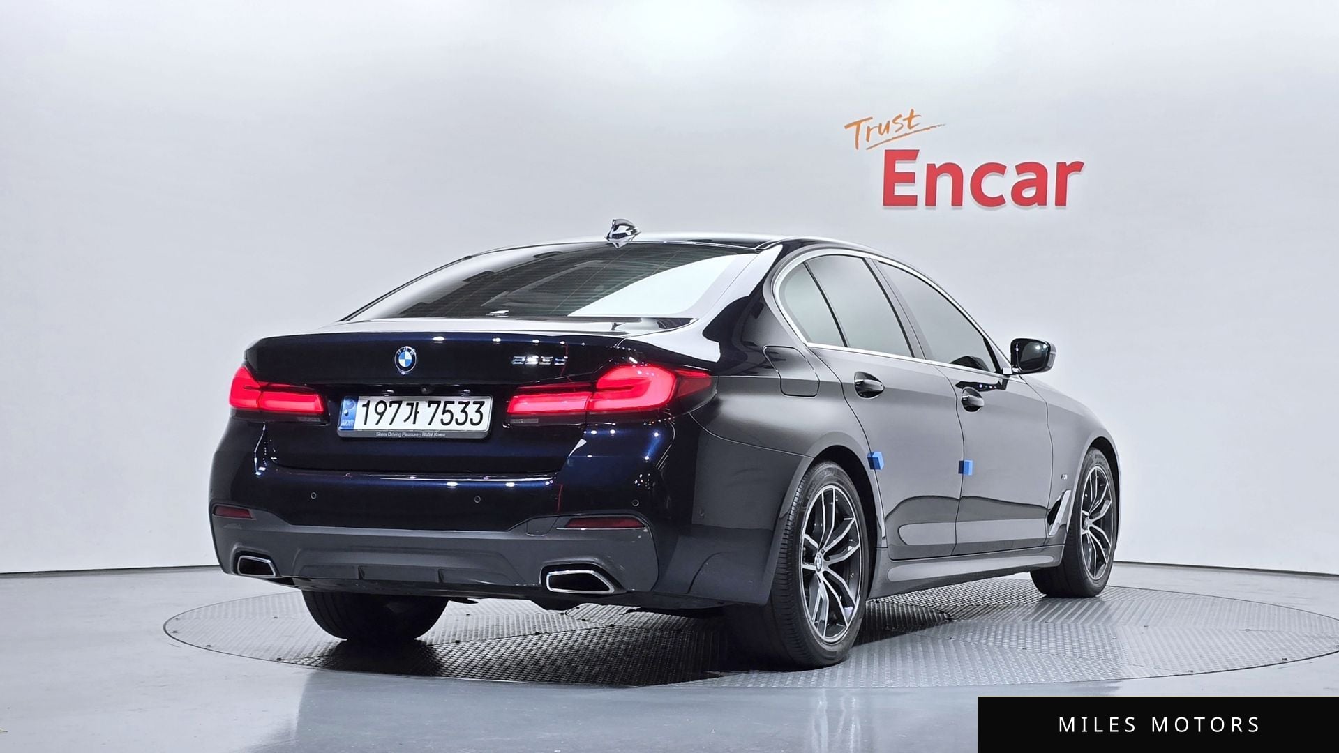 BMW 5 Series (G30) 2021 — миниатюра 2