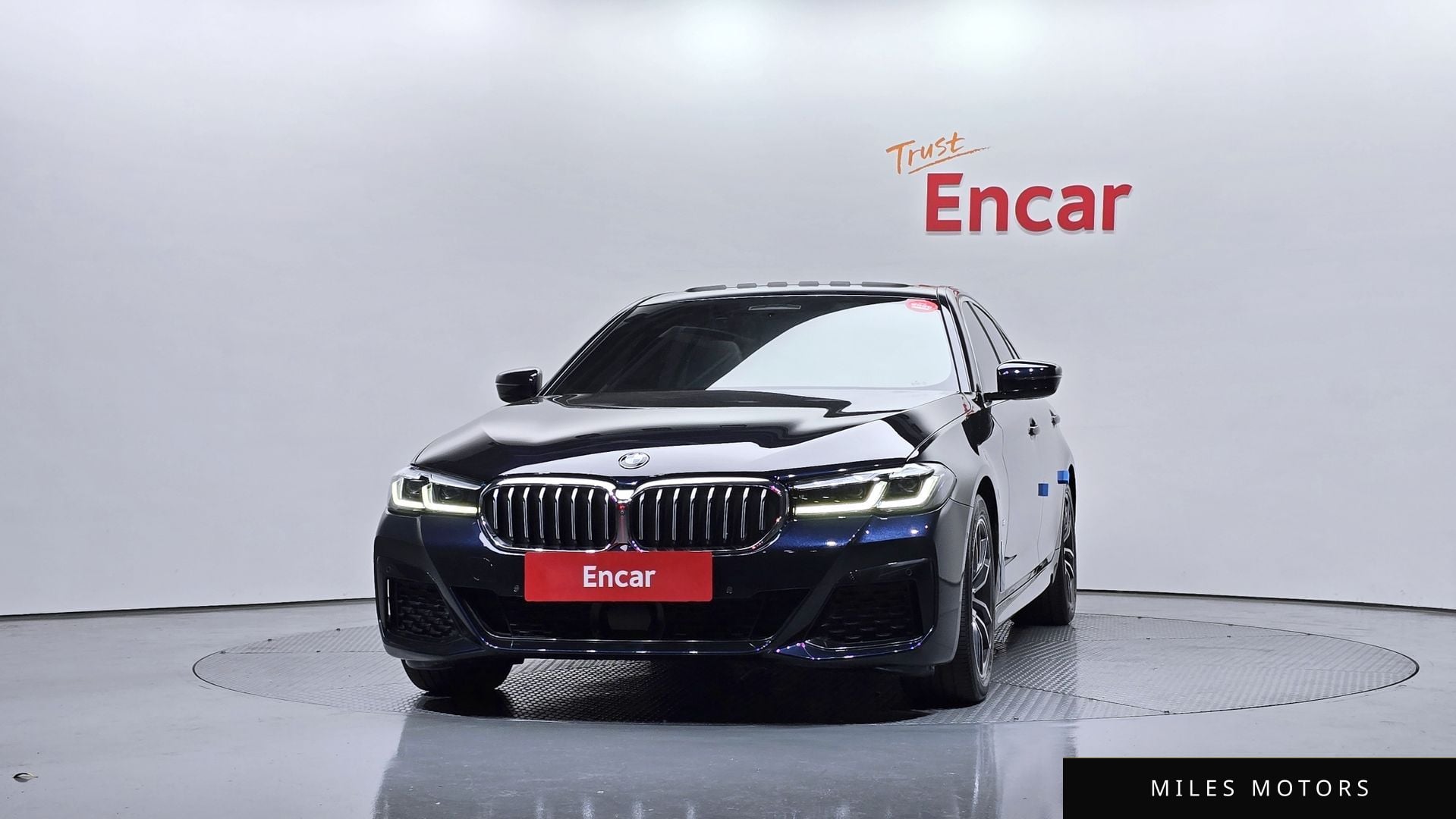 BMW 5 Series (G30) 2021 — миниатюра 3