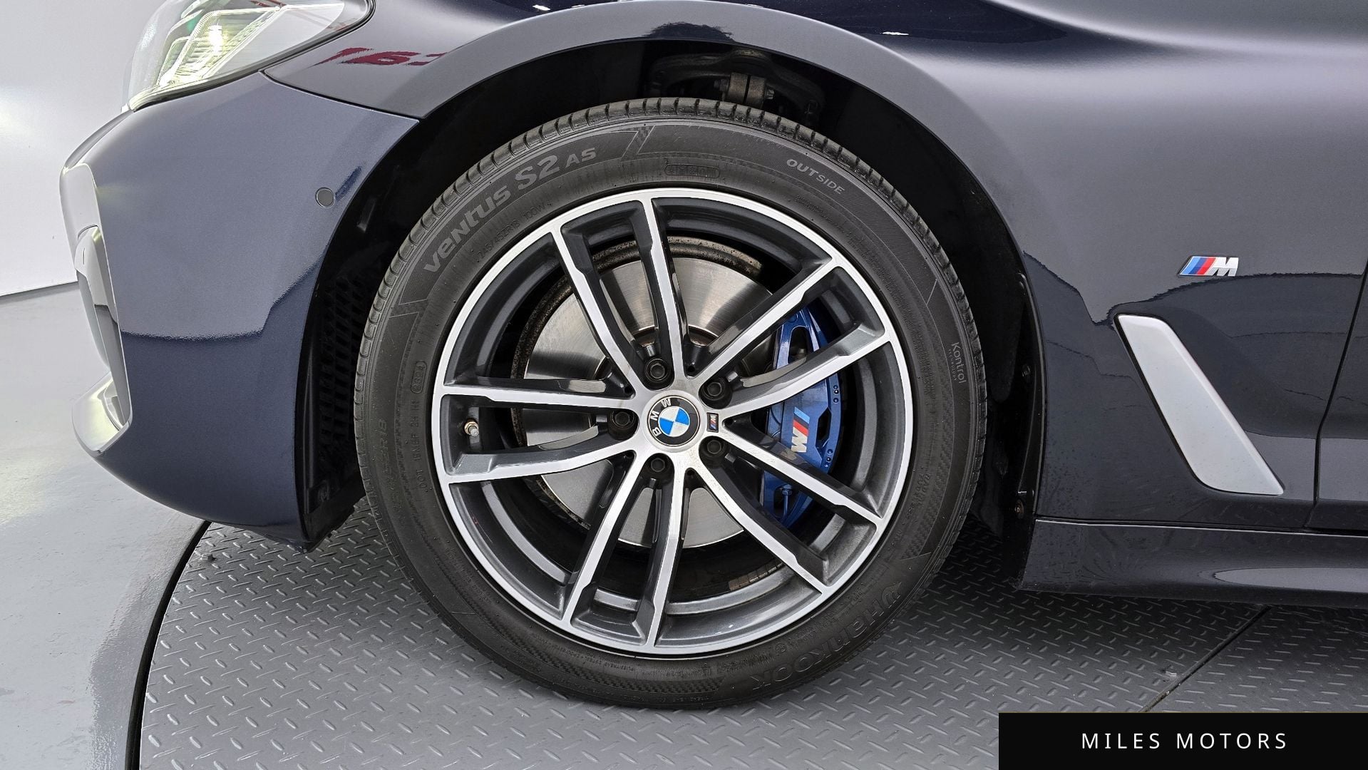 BMW 5 Series (G30) 2021 — миниатюра 5