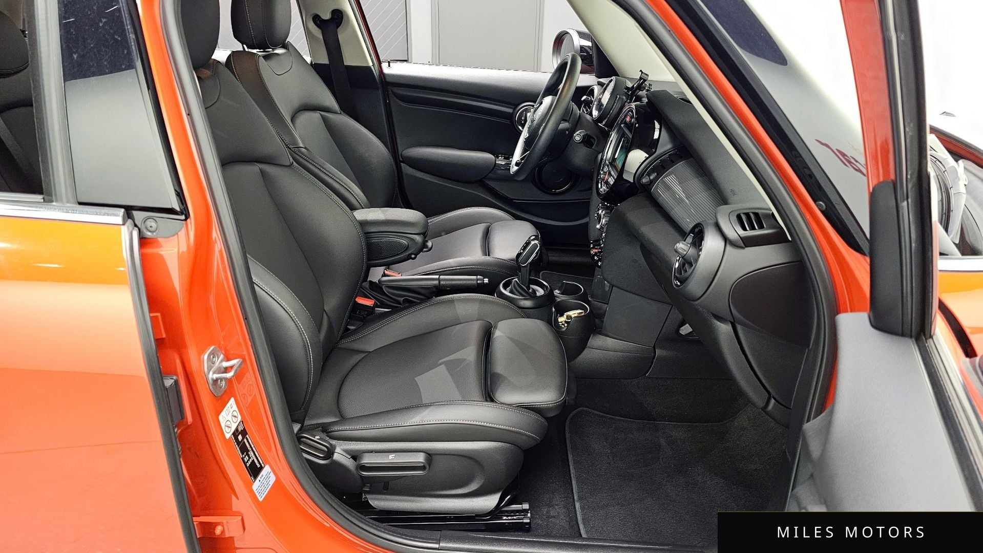 MINI Cooper 2021 — миниатюра 12