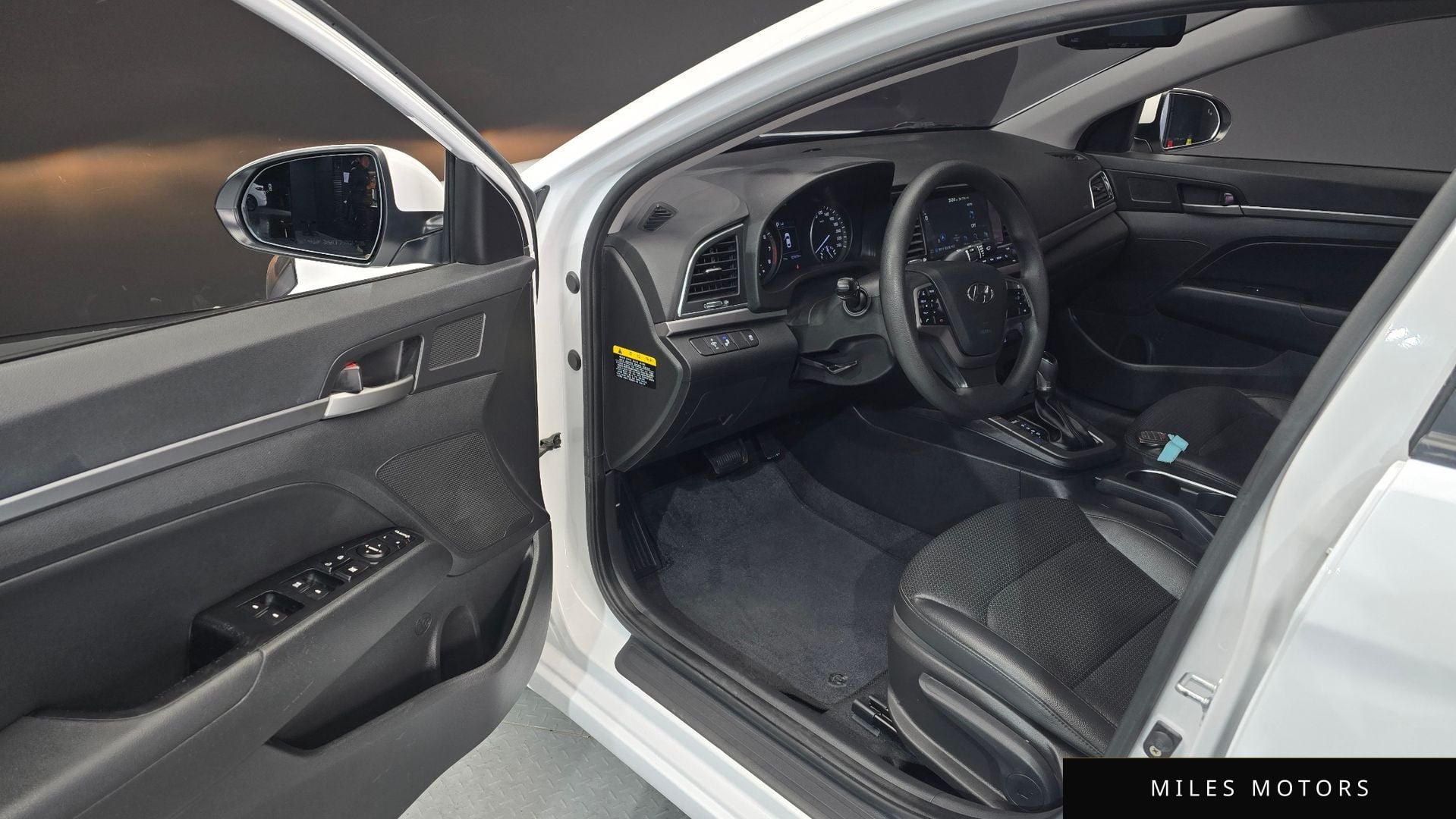 Hyundai AVANTE 2018 — миниатюра 10