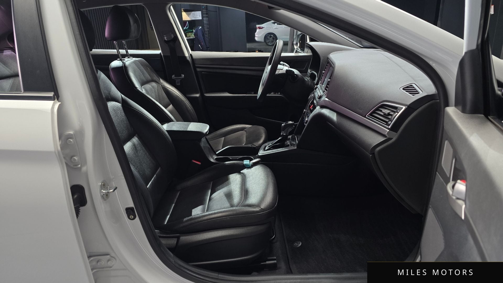 Hyundai AVANTE 2018 — миниатюра 11