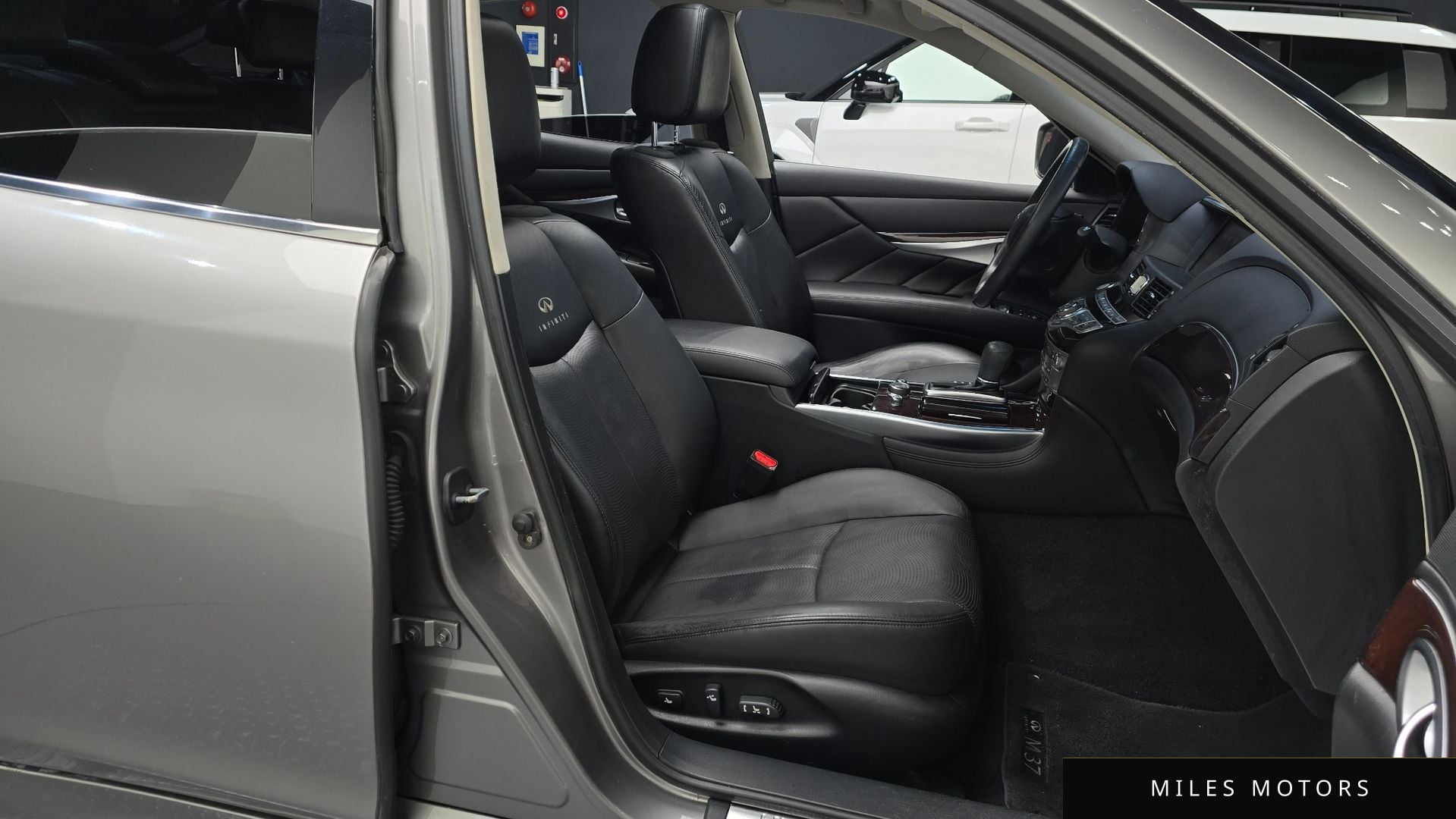Infiniti M37 2011 — миниатюра 10
