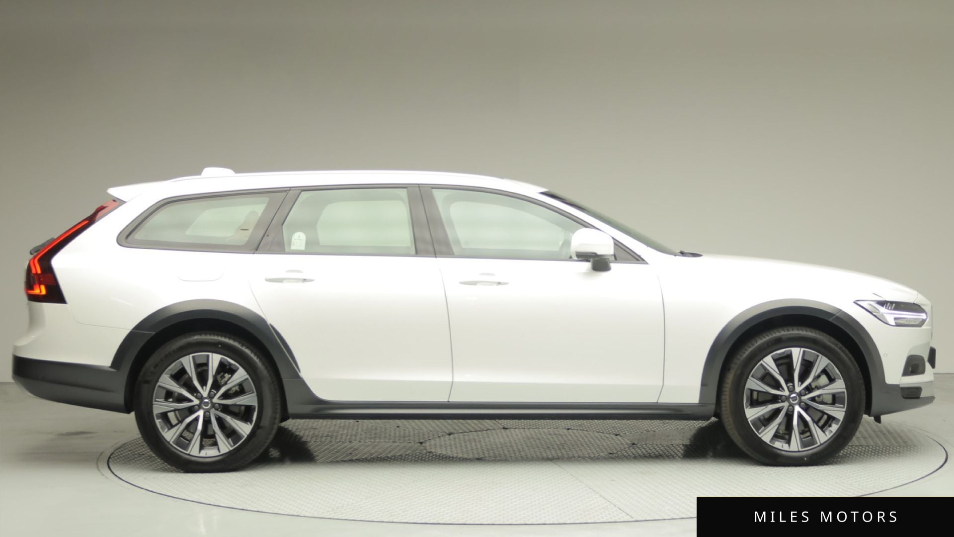 Volvo V90 2025 — миниатюра 2