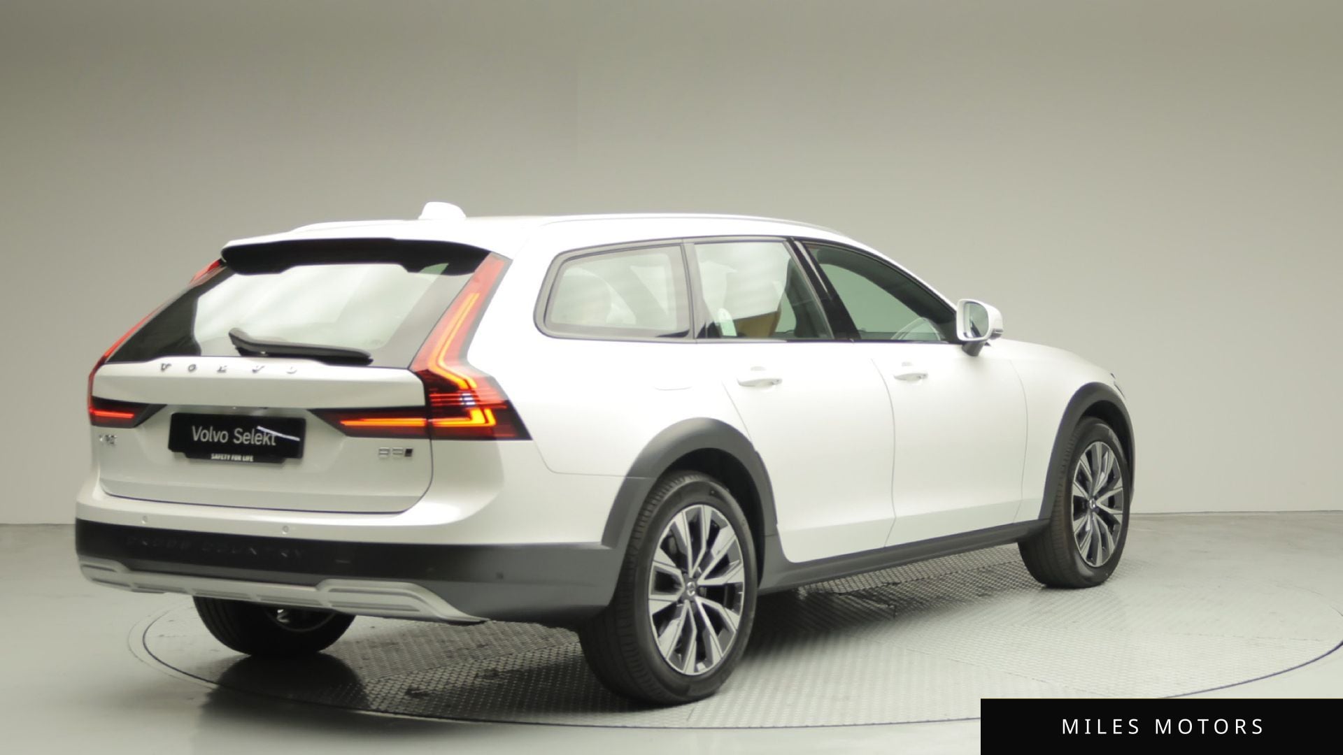 Volvo V90 2025 — миниатюра 4