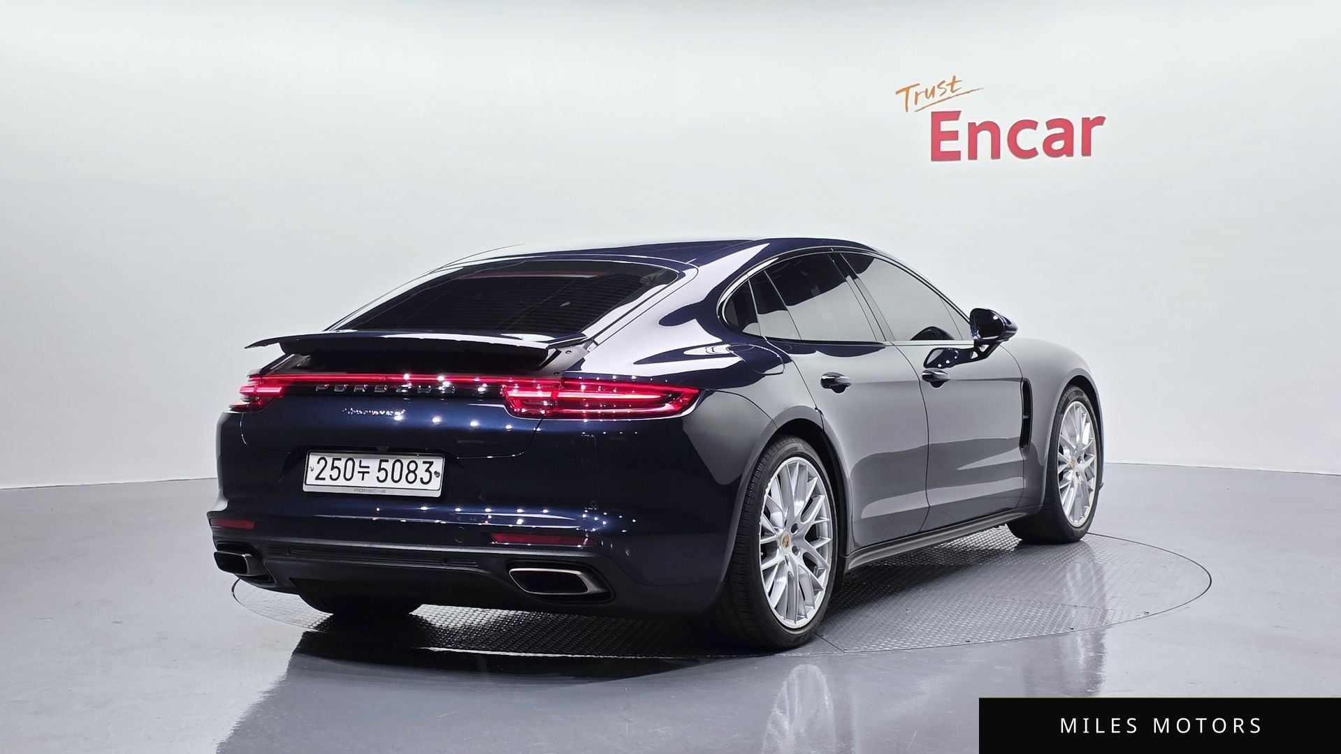 Porsche Panamera 2018 — миниатюра 2