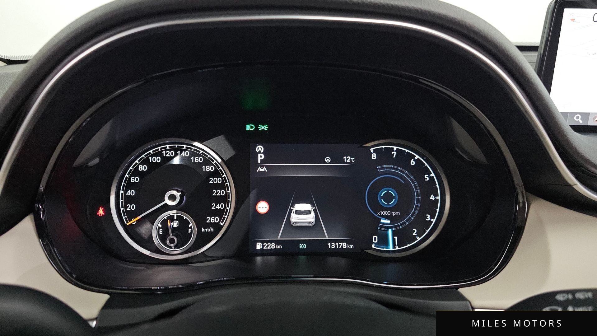 Genesis GV70 2023 — миниатюра 8