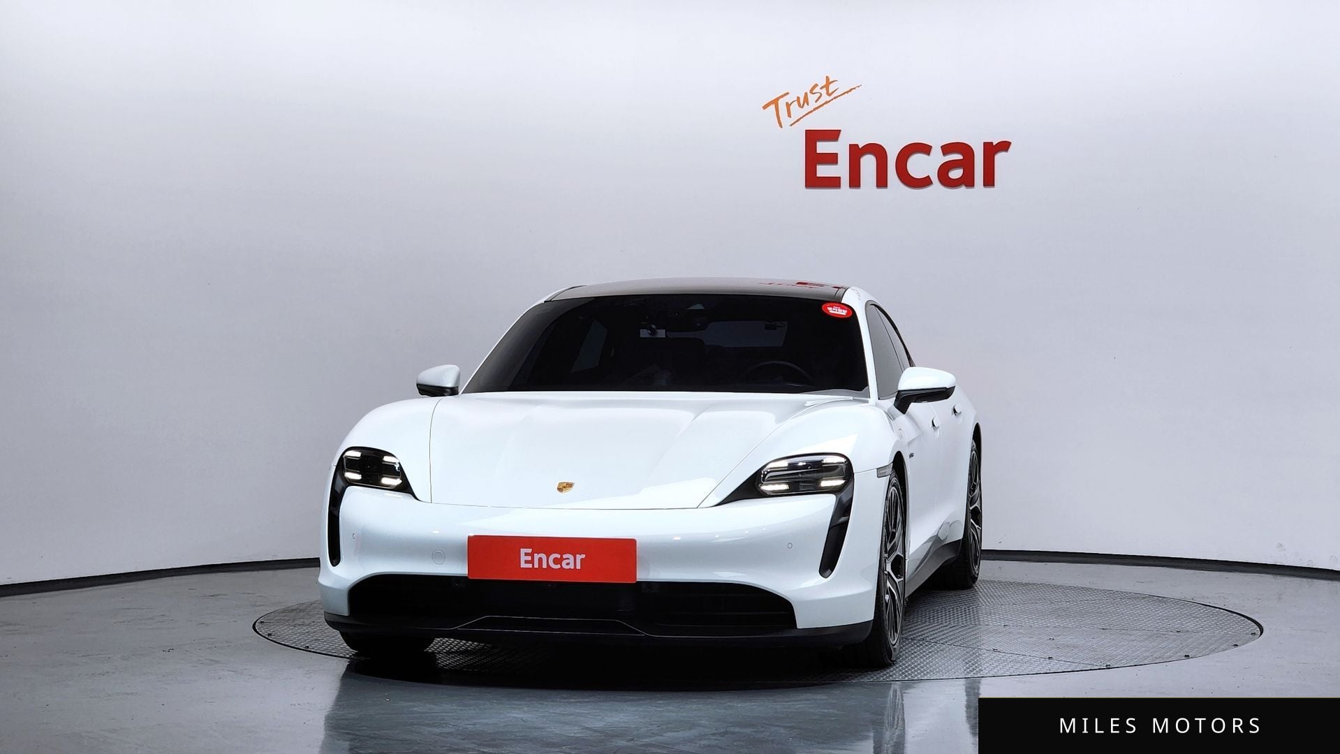 Porsche Taycan 2022 — миниатюра 3