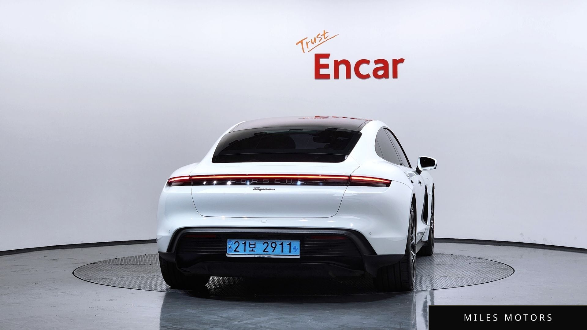 Porsche Taycan 2022 — миниатюра 4