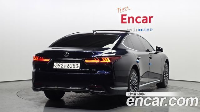 Лексус LS500h 2024 — миниатюра 2
