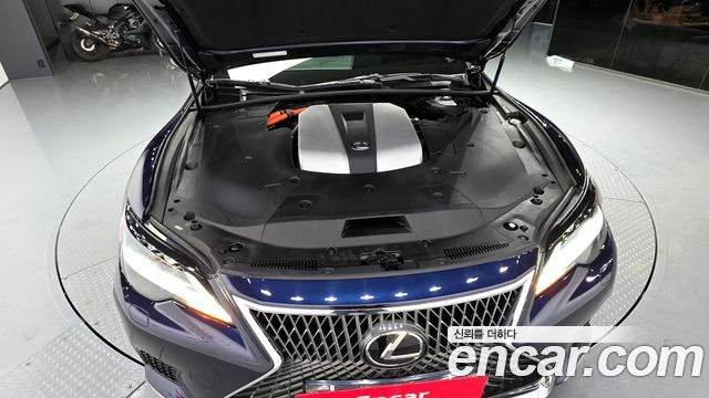 Лексус LS500h 2024 — миниатюра 6