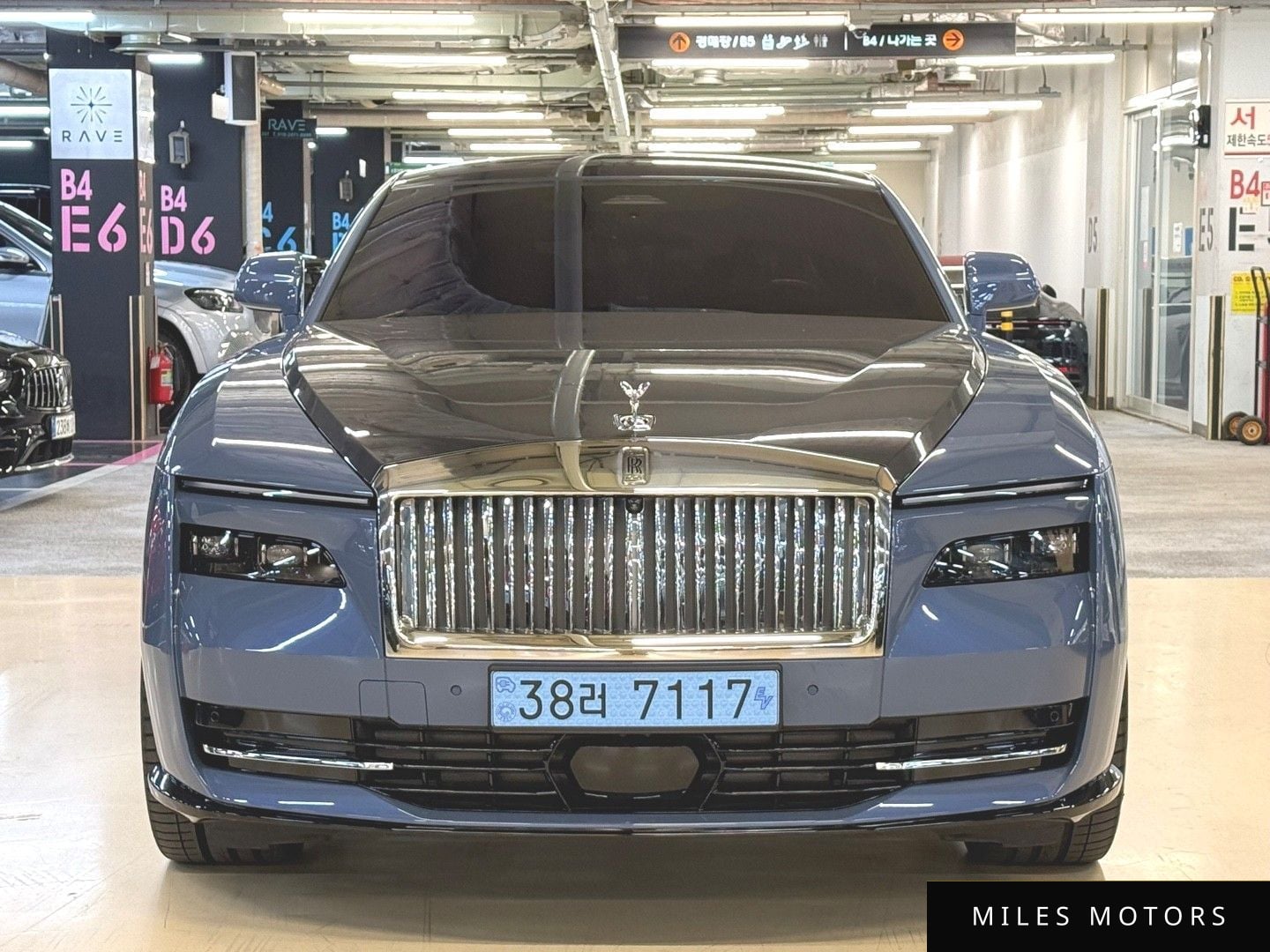 Rolls-Royce 스펙터 2024 — миниатюра 3