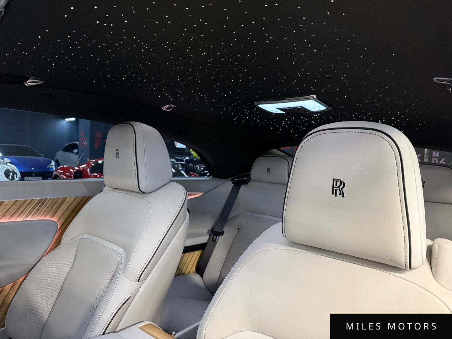 Rolls-Royce 스펙터 2024 — миниатюра 16