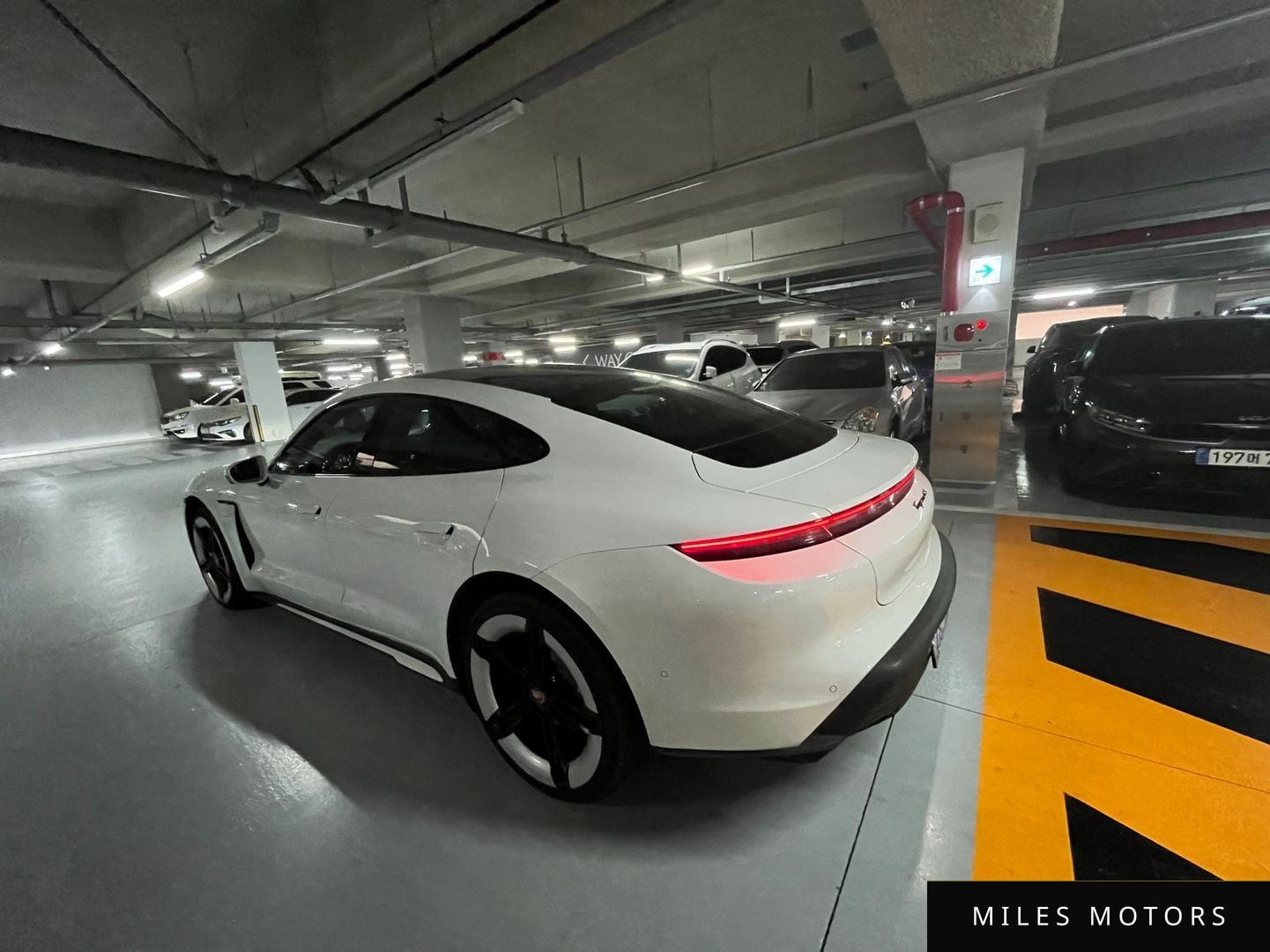 Porsche Taycan 2025 — миниатюра 6