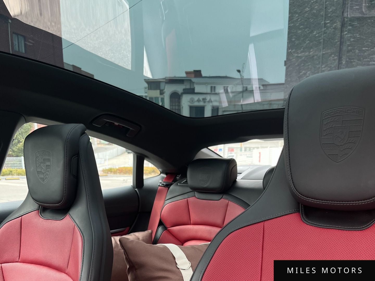 Porsche Taycan 2025 — миниатюра 11