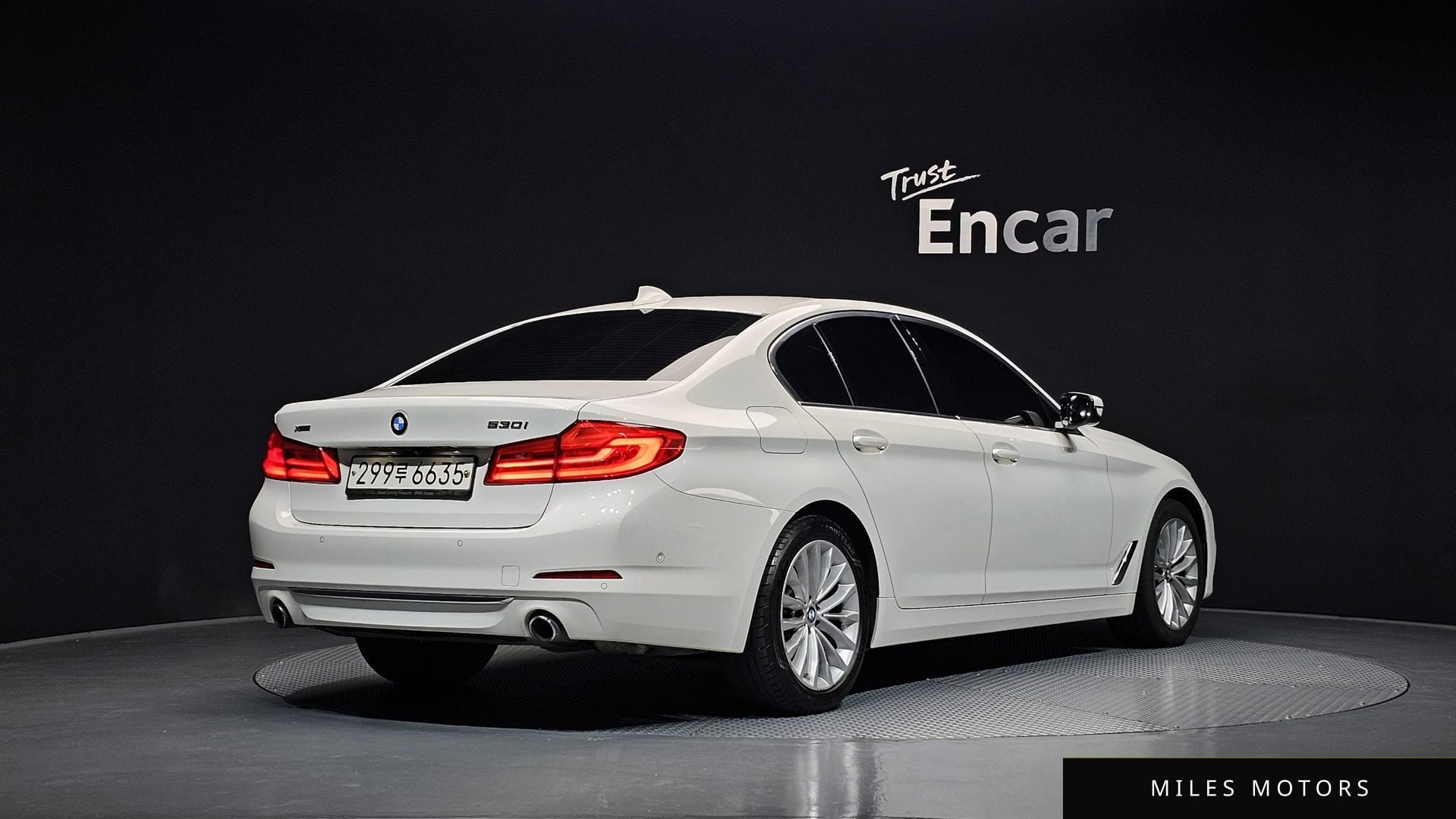 BMW 5 Series (G30) 2019 — миниатюра 2