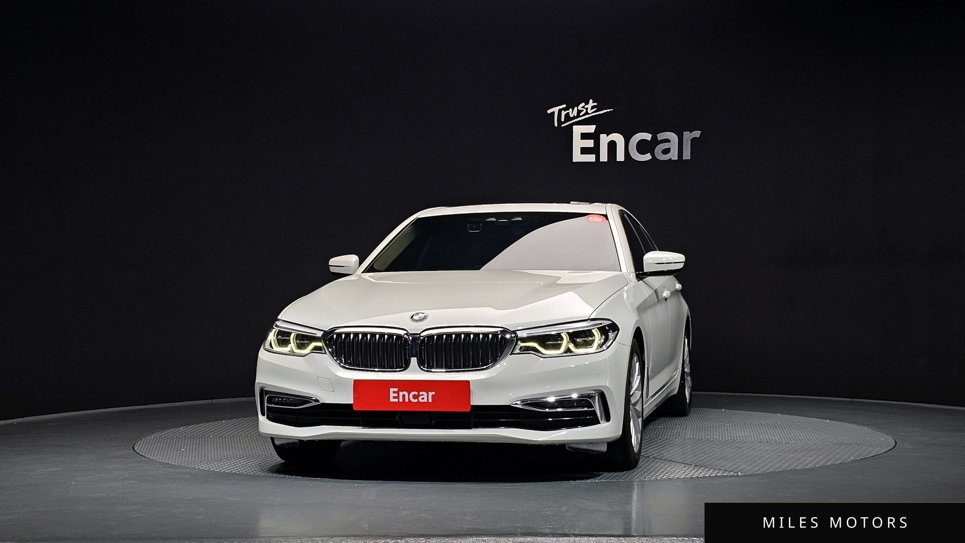 BMW 5 Series (G30) 2019 — миниатюра 3