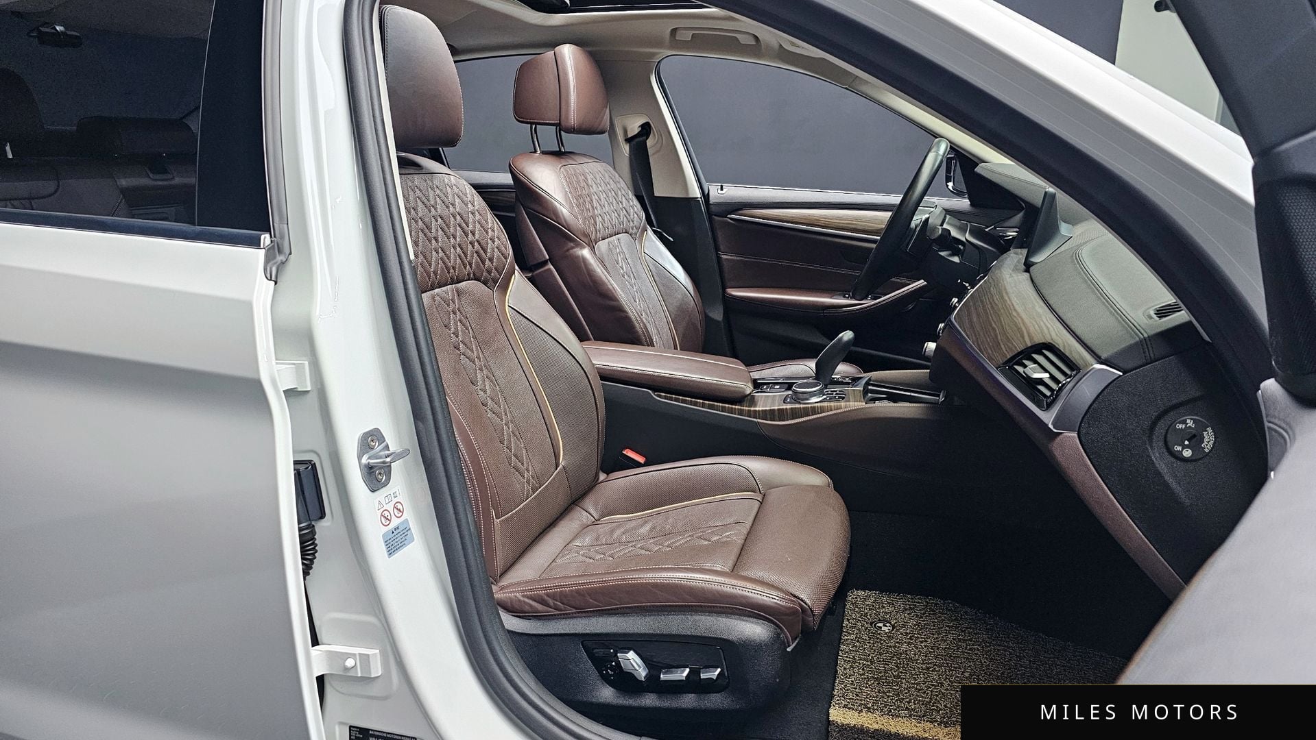 BMW 5 Series (G30) 2019 — миниатюра 10