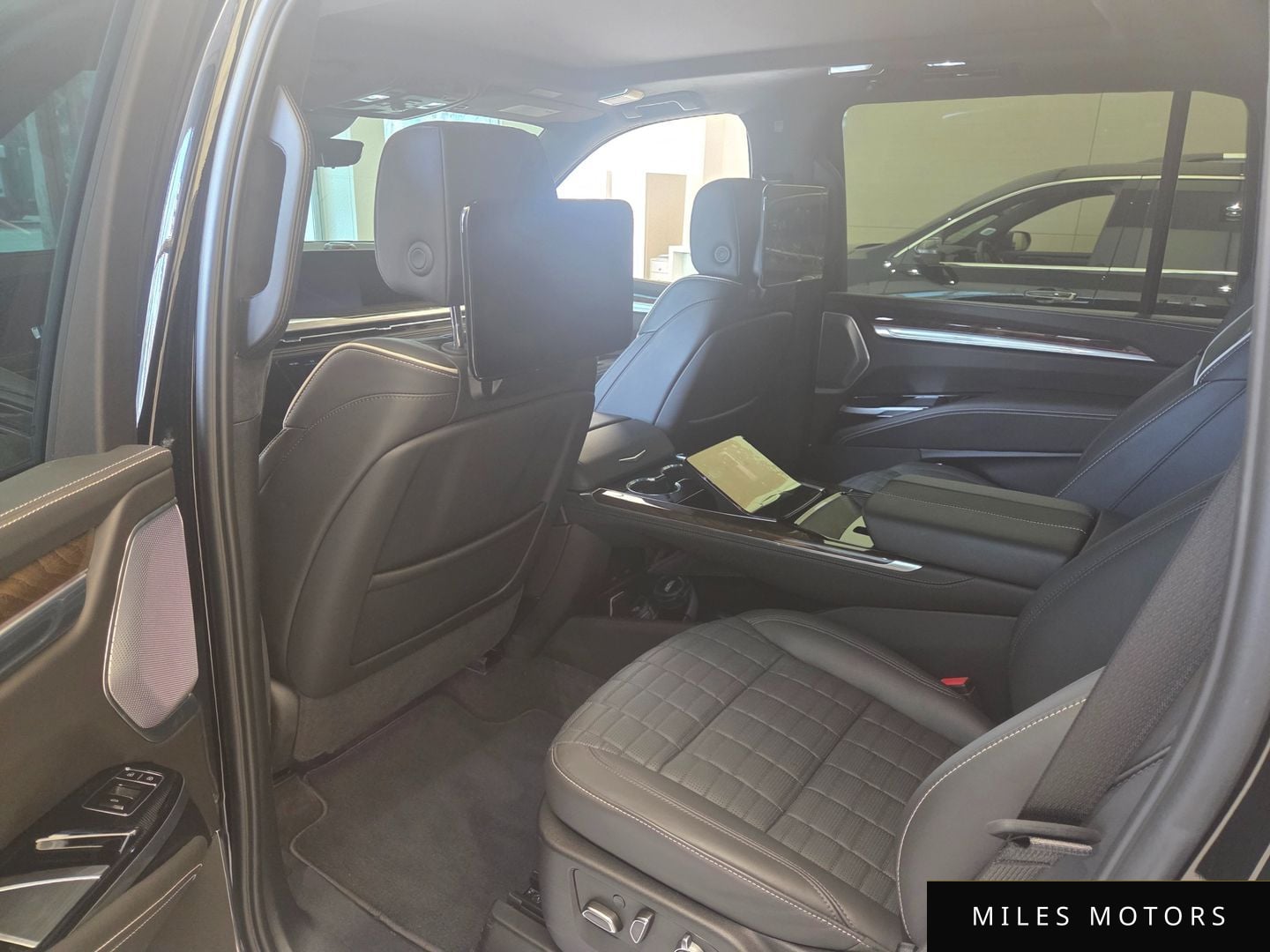 Cadillac Escalade 2025 — миниатюра 10