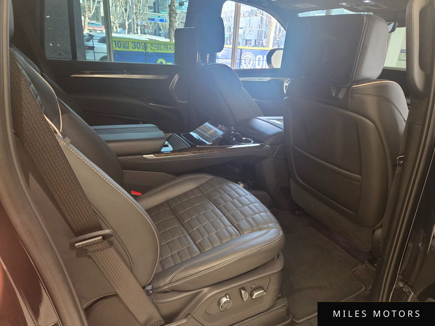 Cadillac Escalade 2025 — миниатюра 11