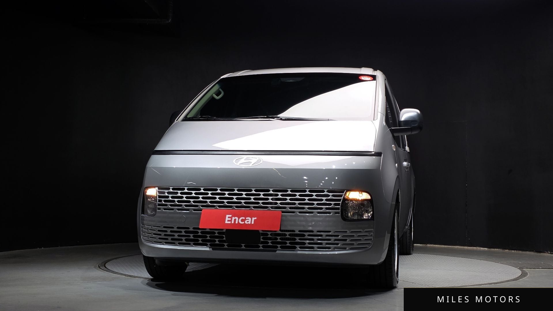 Hyundai Staria 2025 — миниатюра 3