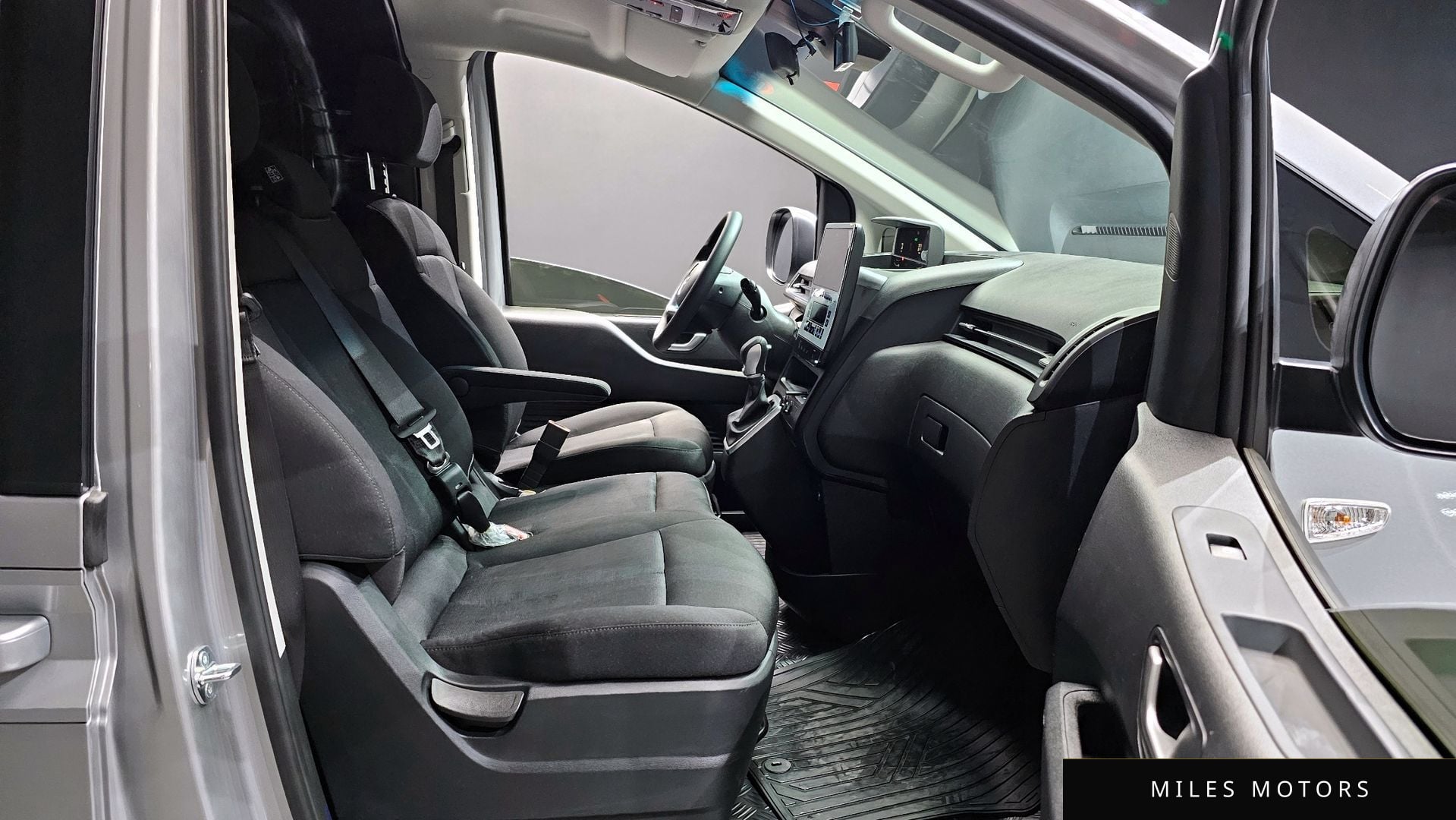 Hyundai Staria 2025 — миниатюра 10