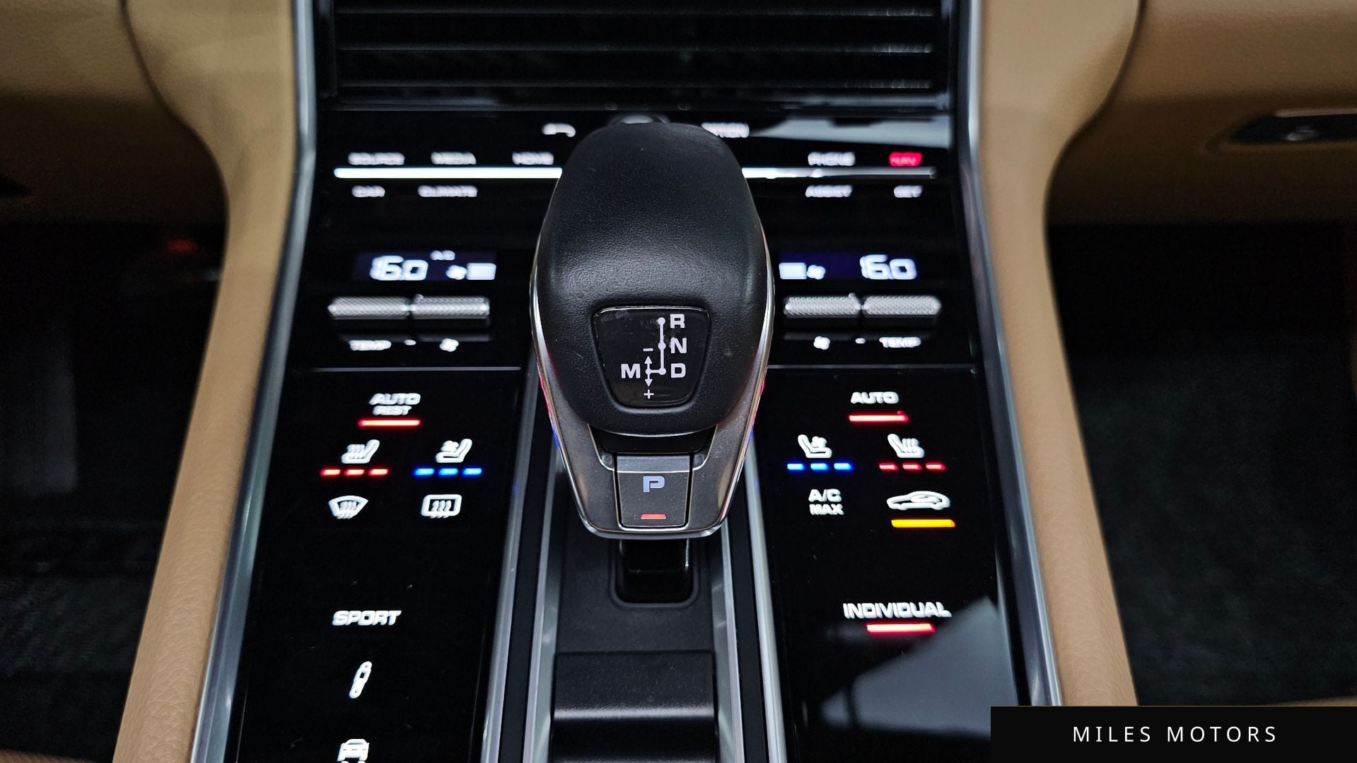 Porsche Panamera 2018 — миниатюра 9
