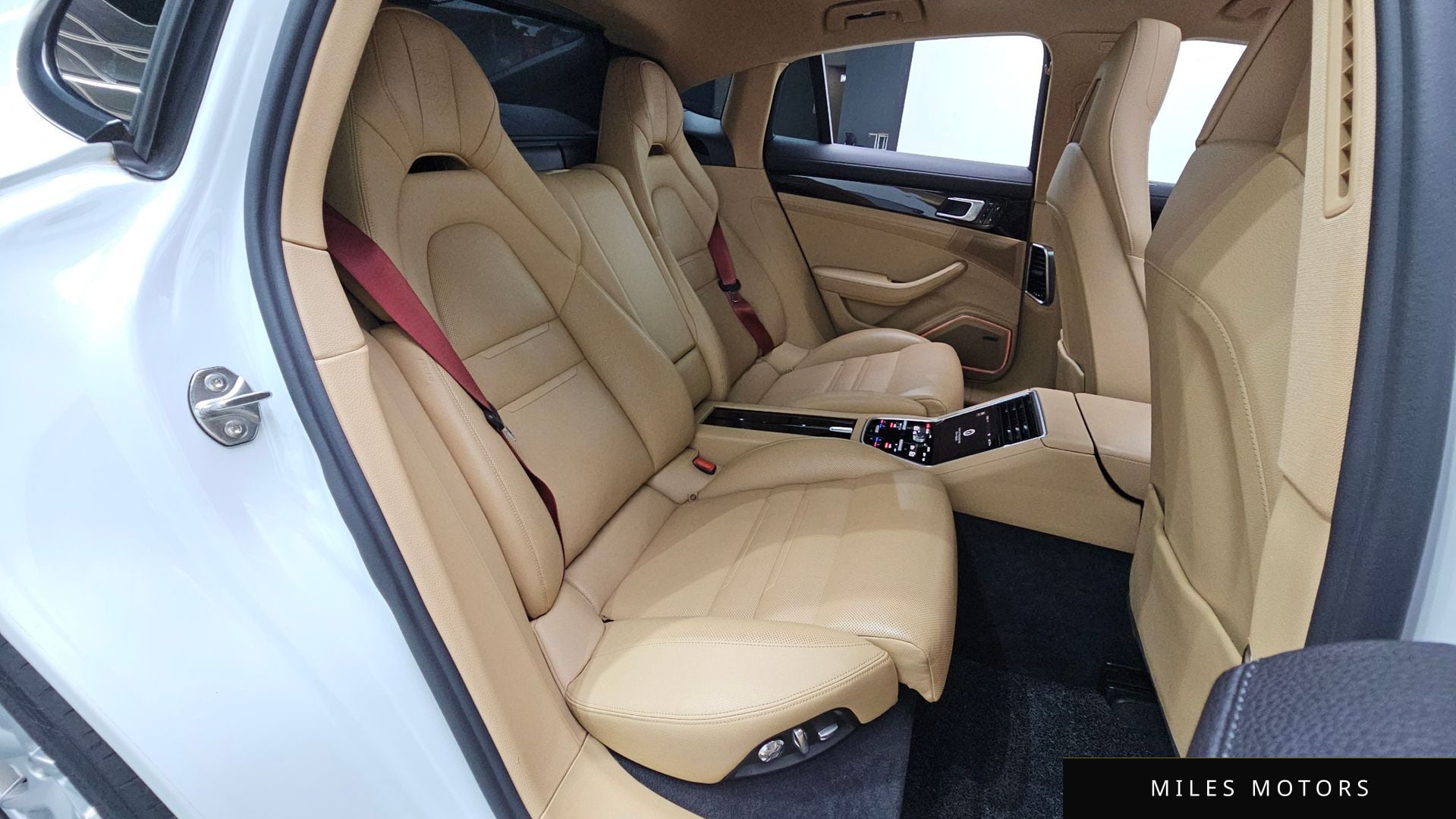 Porsche Panamera 2018 — миниатюра 12
