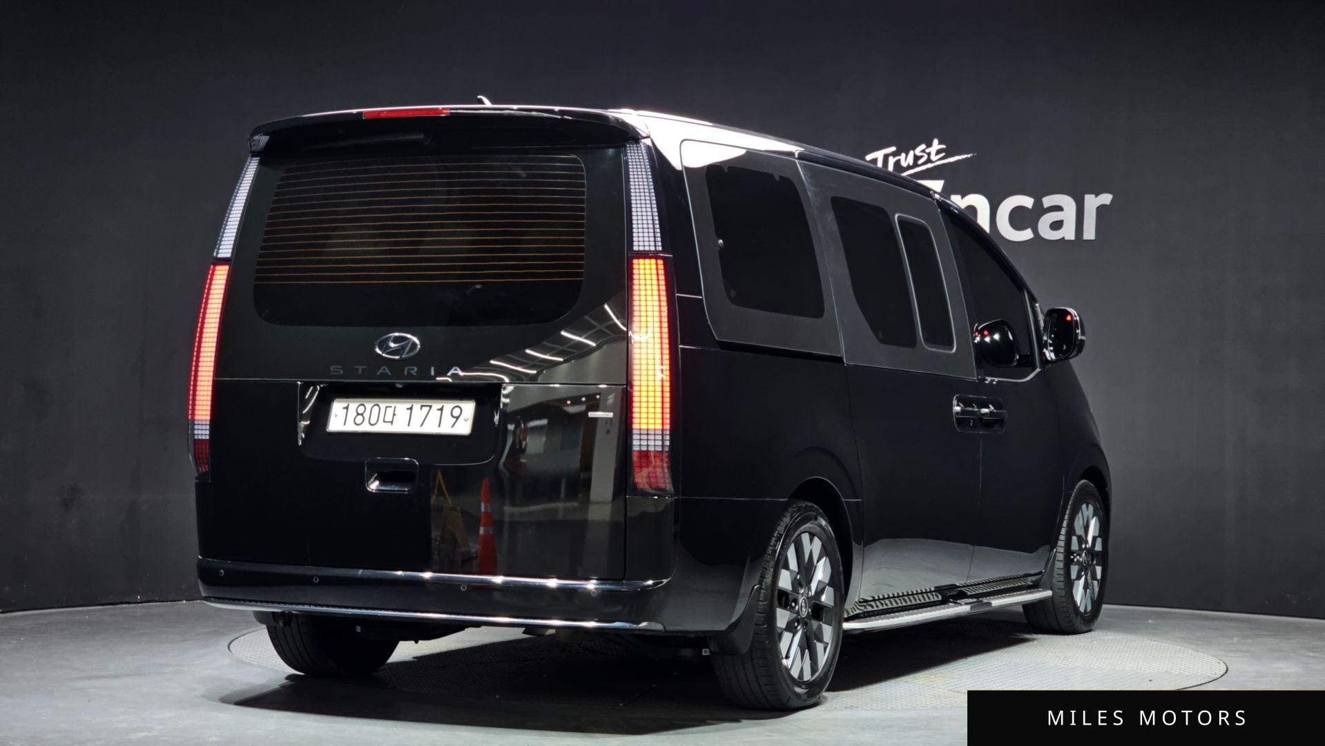 Hyundai Staria 2022 — миниатюра 2