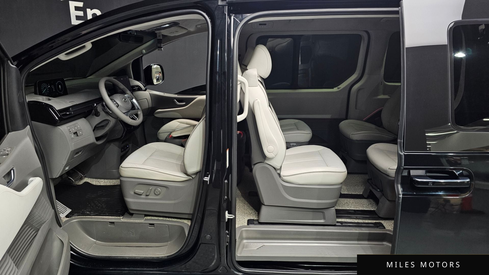 Hyundai Staria 2022 — миниатюра 10