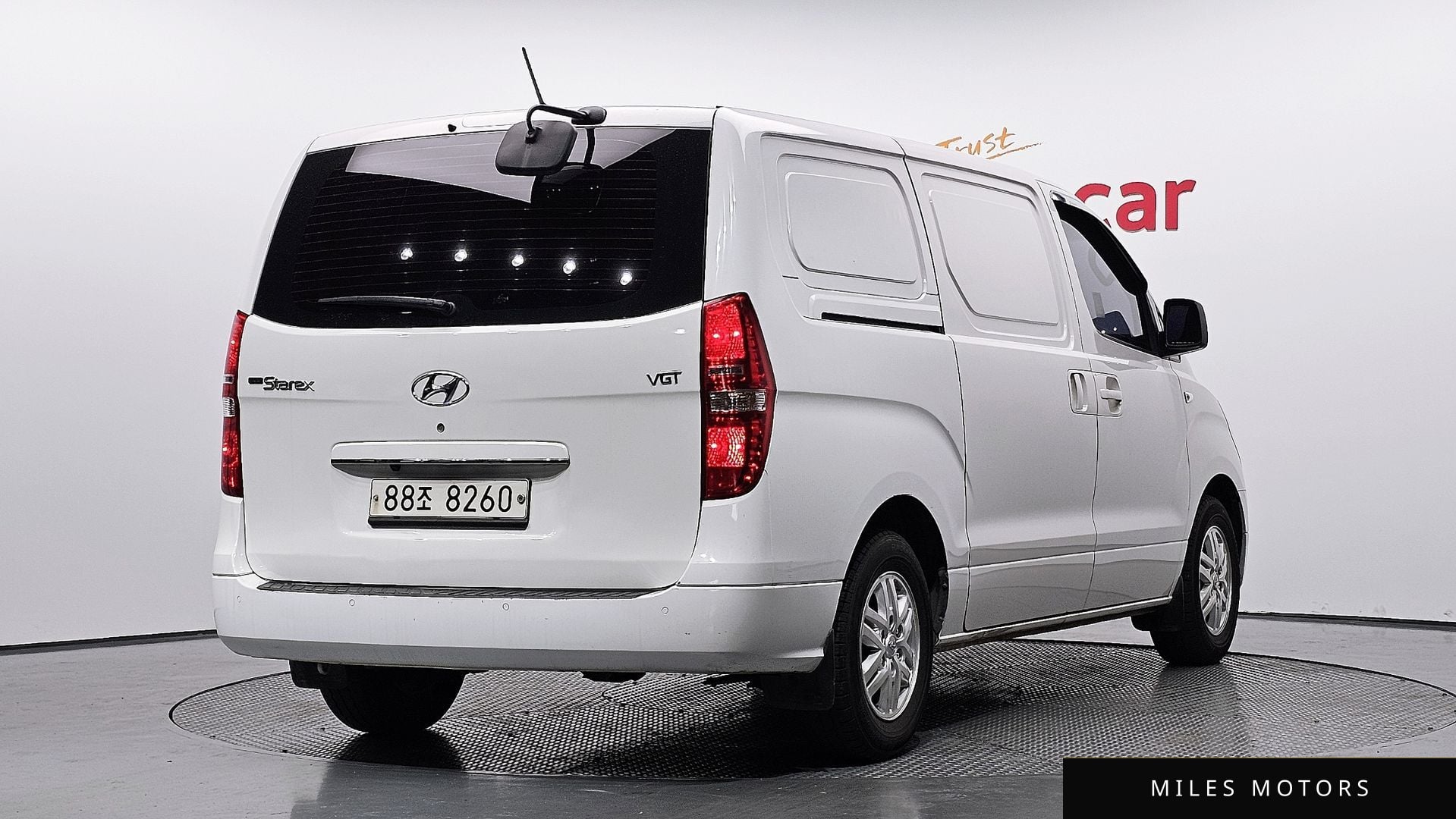 Hyundai Starex 2017 — миниатюра 2