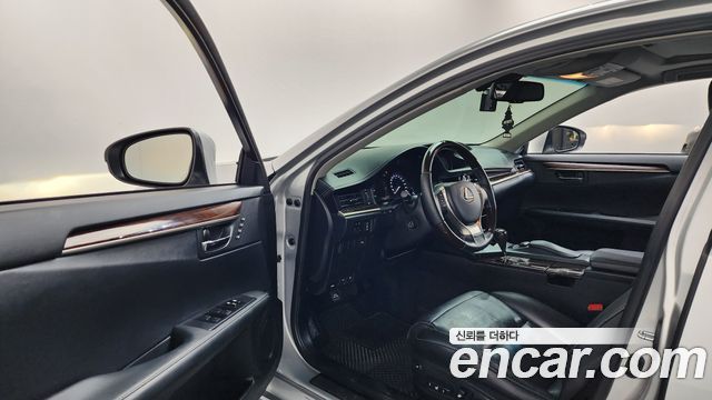 Лексус ES300h 2014 — миниатюра 10
