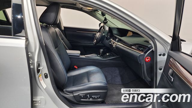 Лексус ES300h 2014 — миниатюра 15