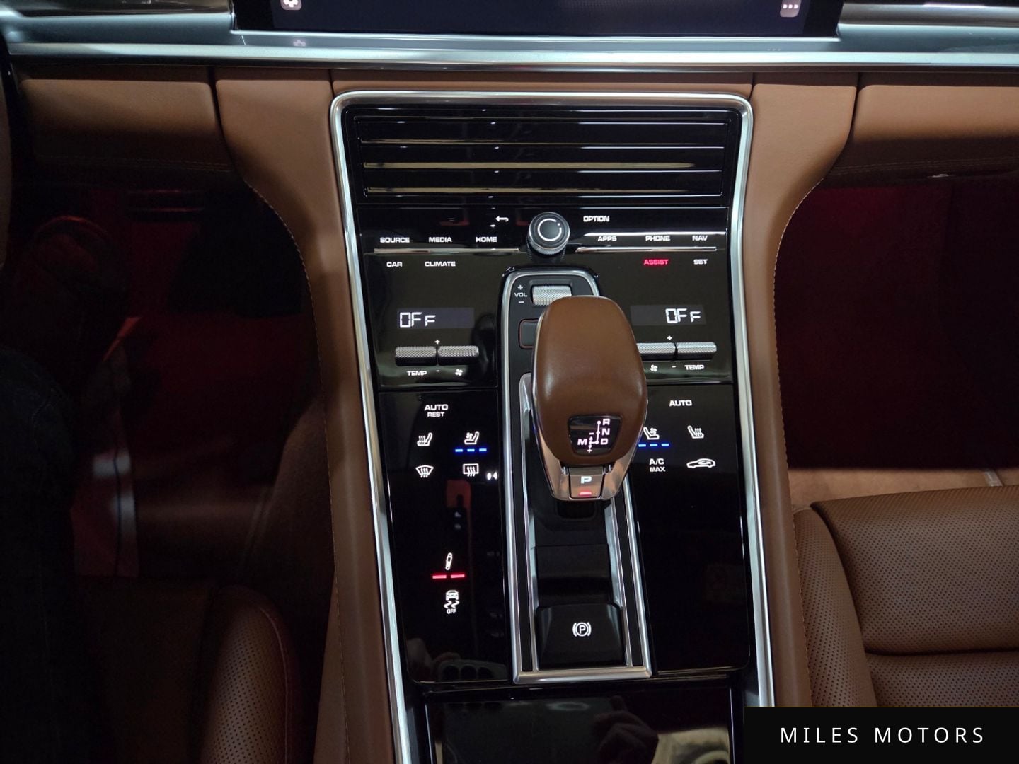 Porsche Panamera 2023 — миниатюра 11