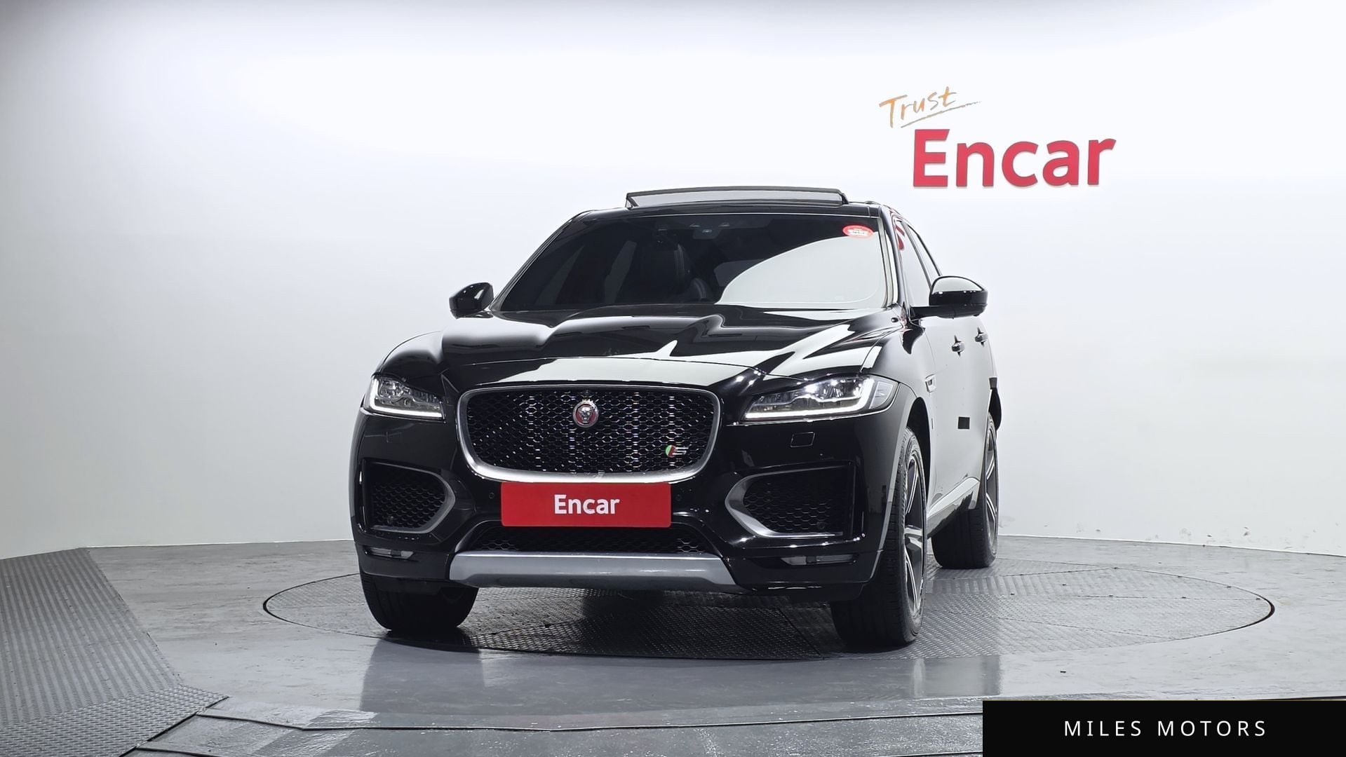 Jaguar F-PACE 2017 — миниатюра 3