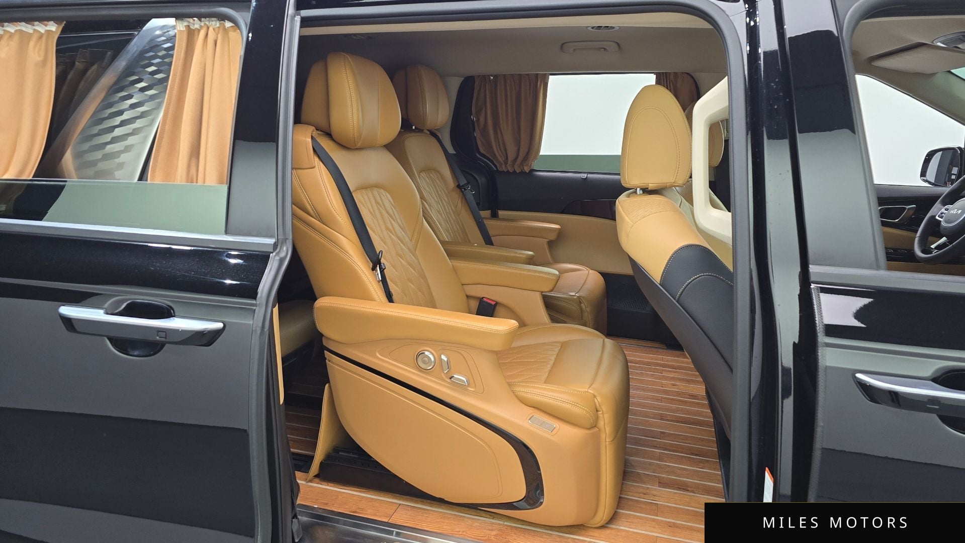 Kia Carnival 2023 — миниатюра 12