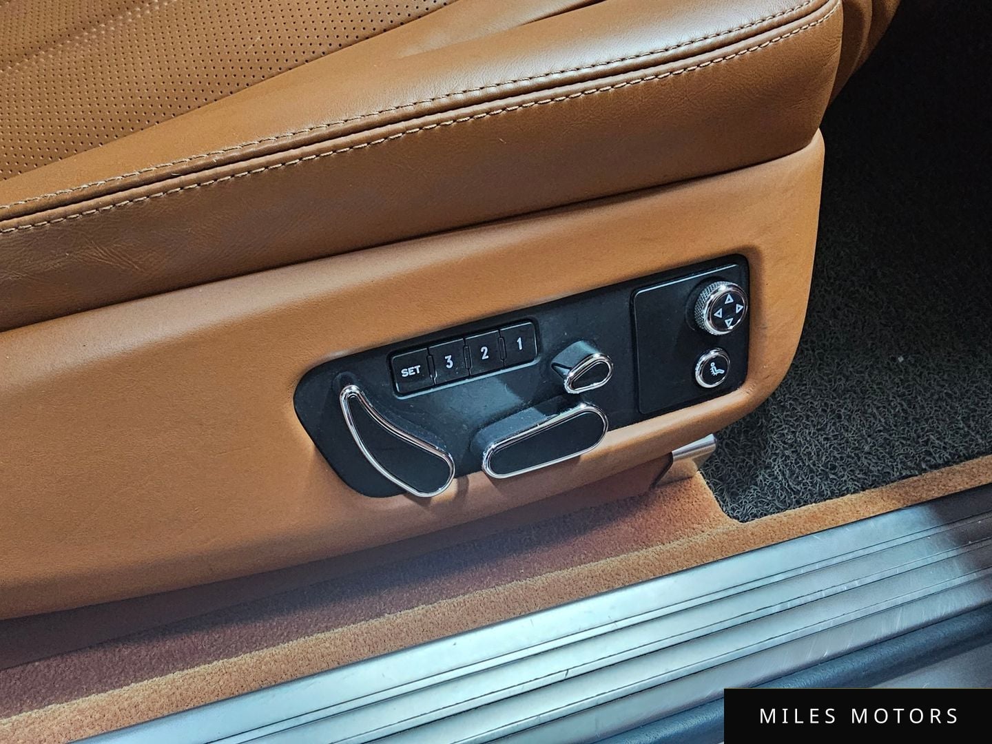 Bentley 컨티넨탈 GT 2014 — миниатюра 14