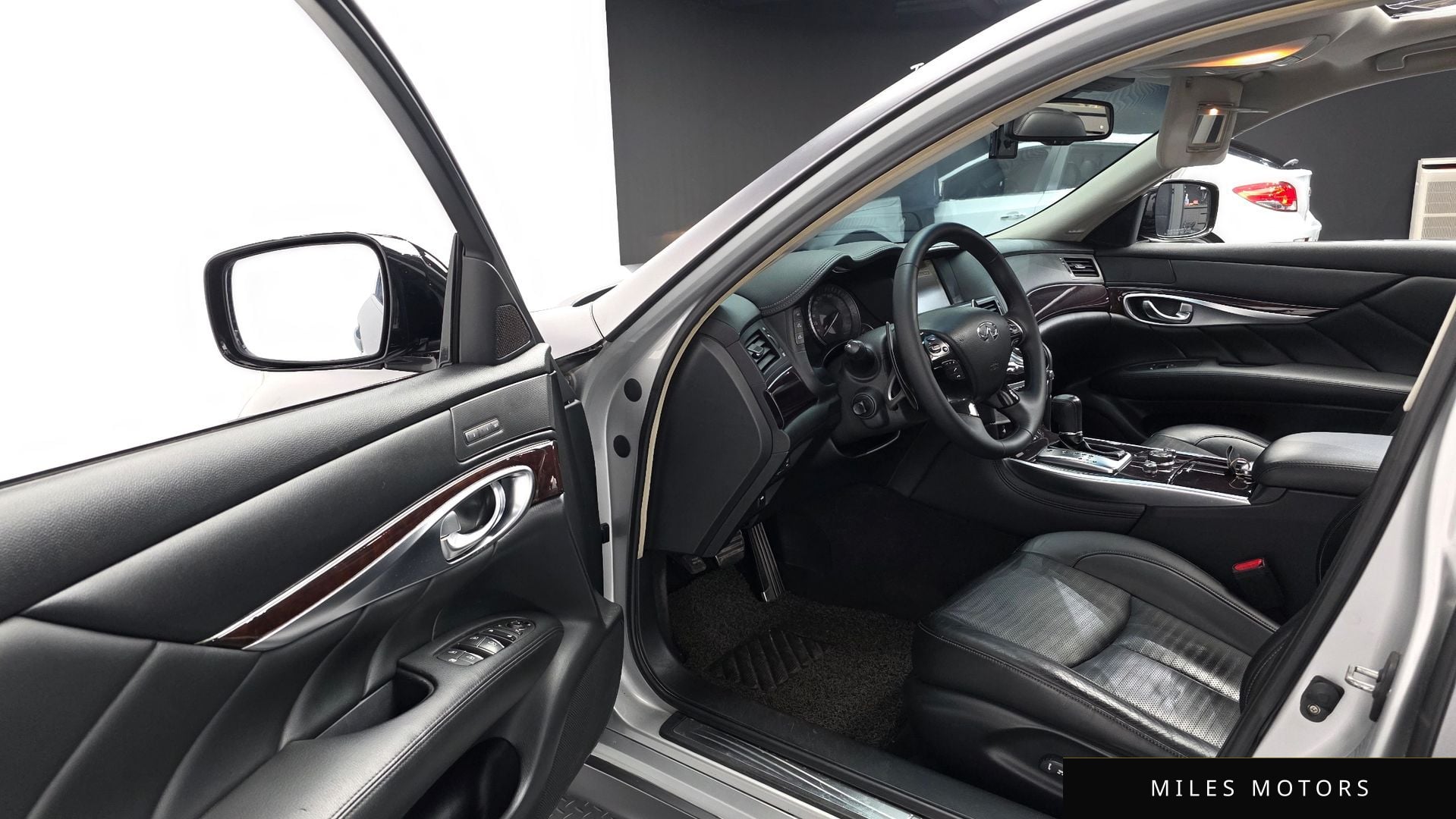 Infiniti M56 2011 — миниатюра 11