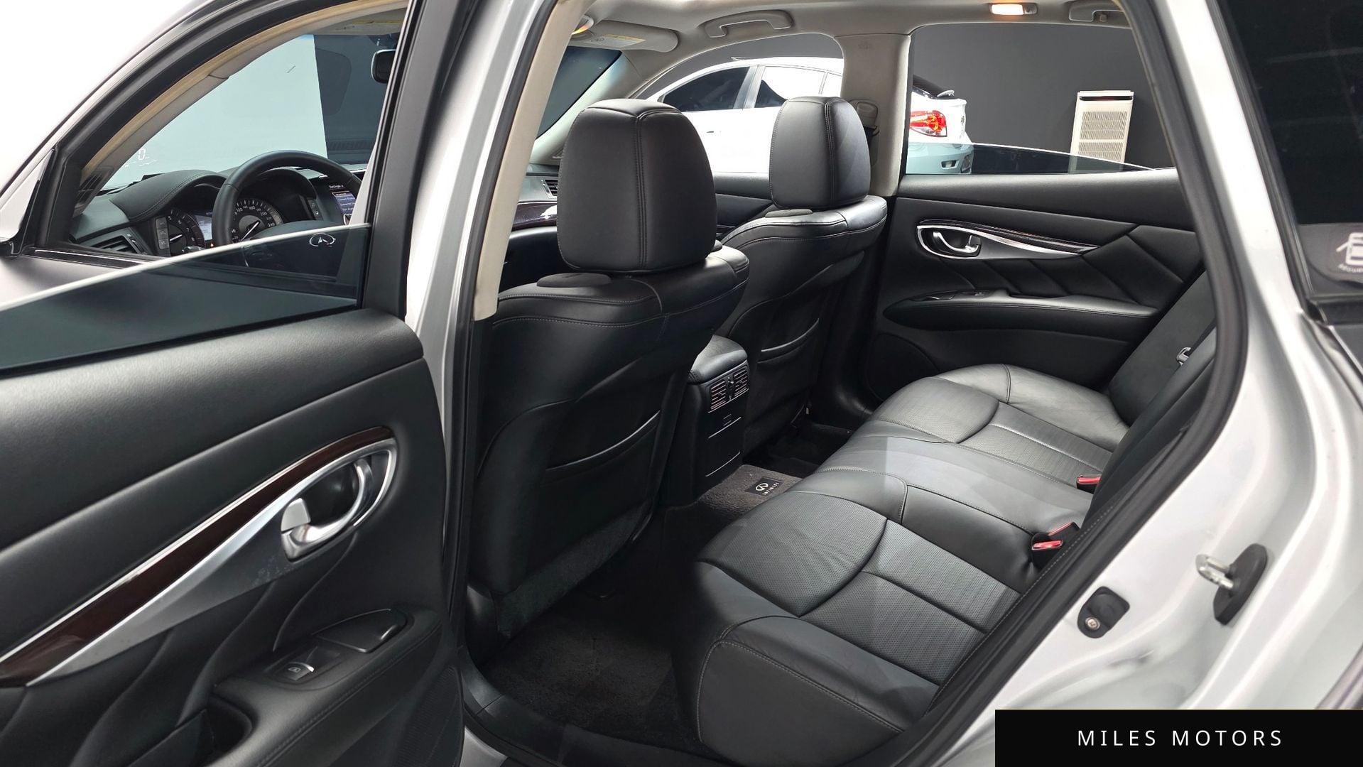 Infiniti M56 2011 — миниатюра 12