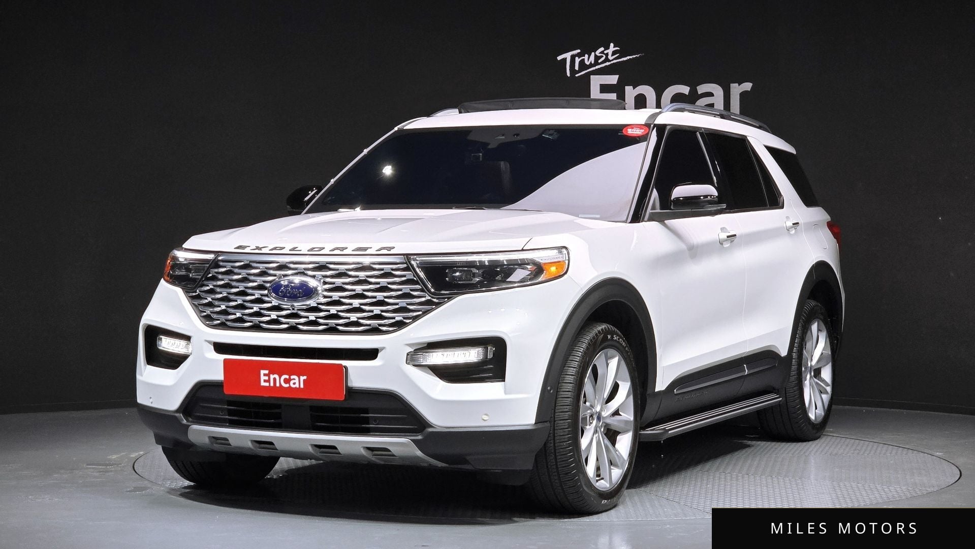 Ford Explorer 2023 — фото 1 из 12