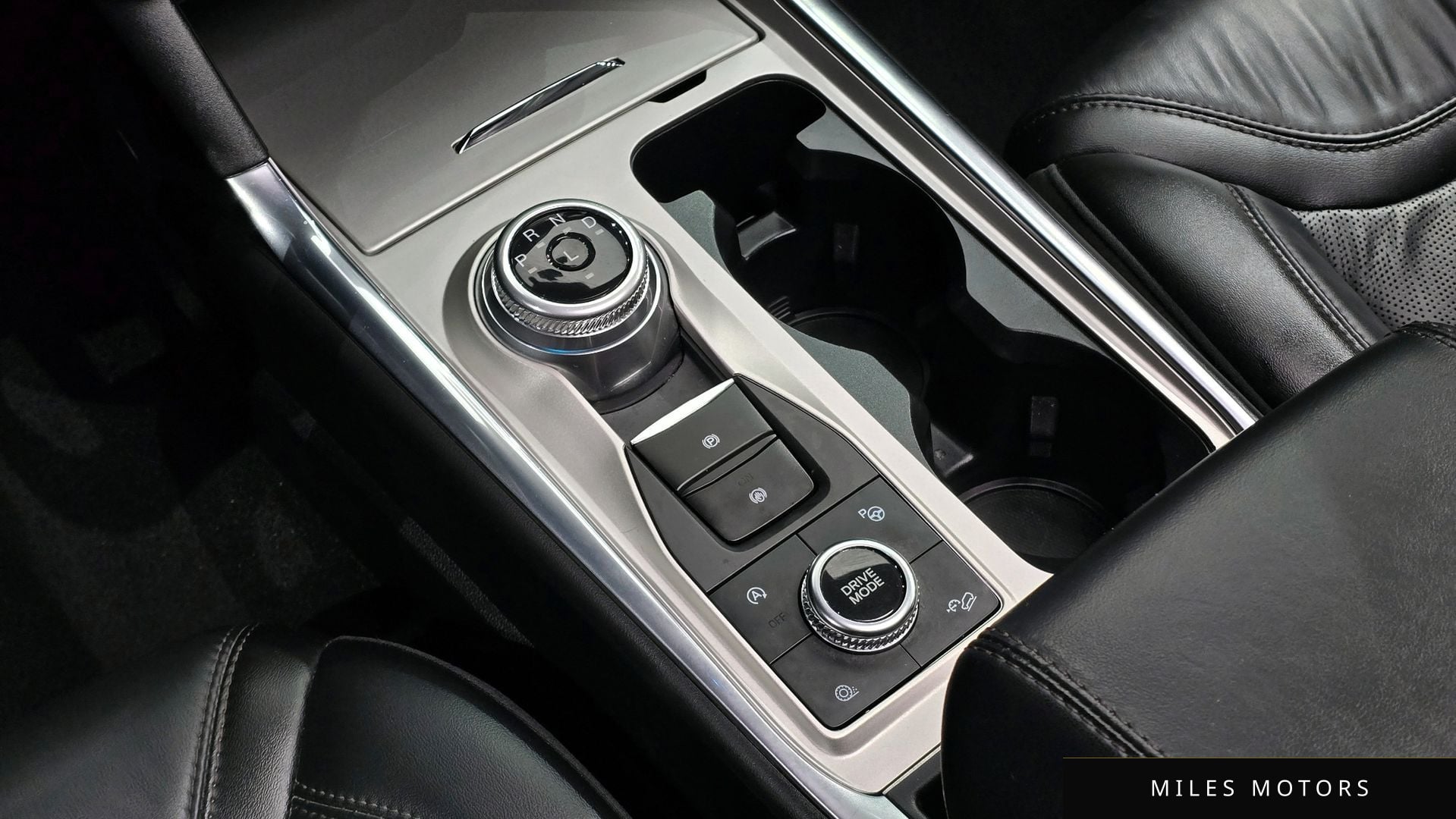 Ford Explorer 2023 — миниатюра 9