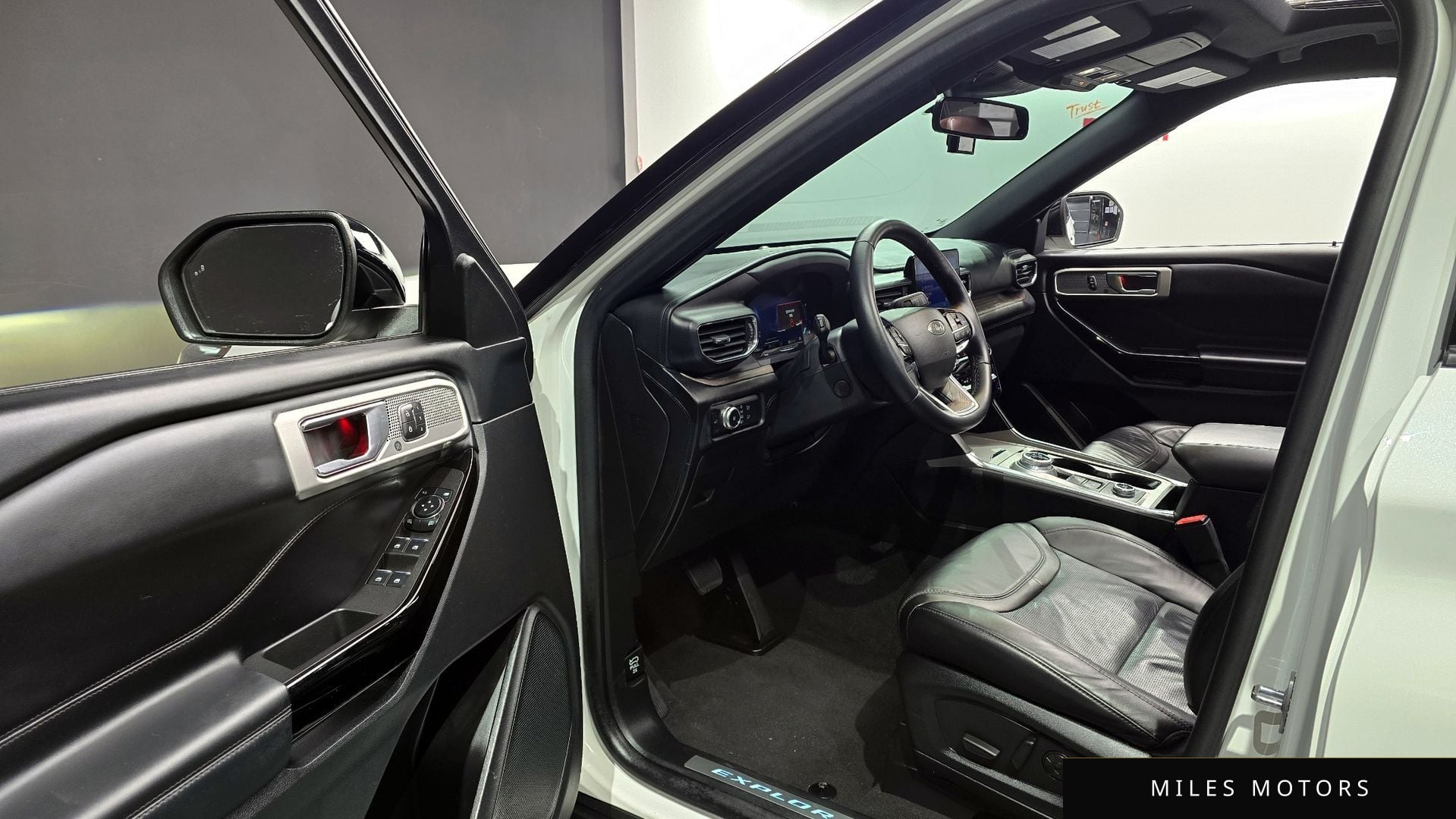 Ford Explorer 2023 — миниатюра 11