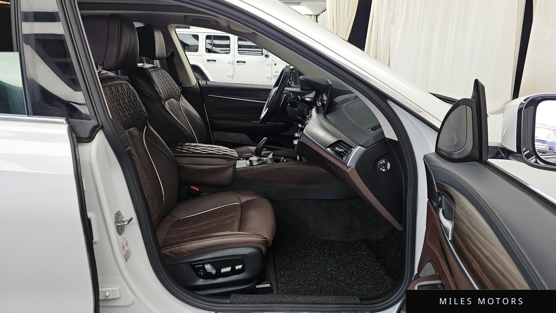BMW 6 Series GT (G32) 2022 — миниатюра 11