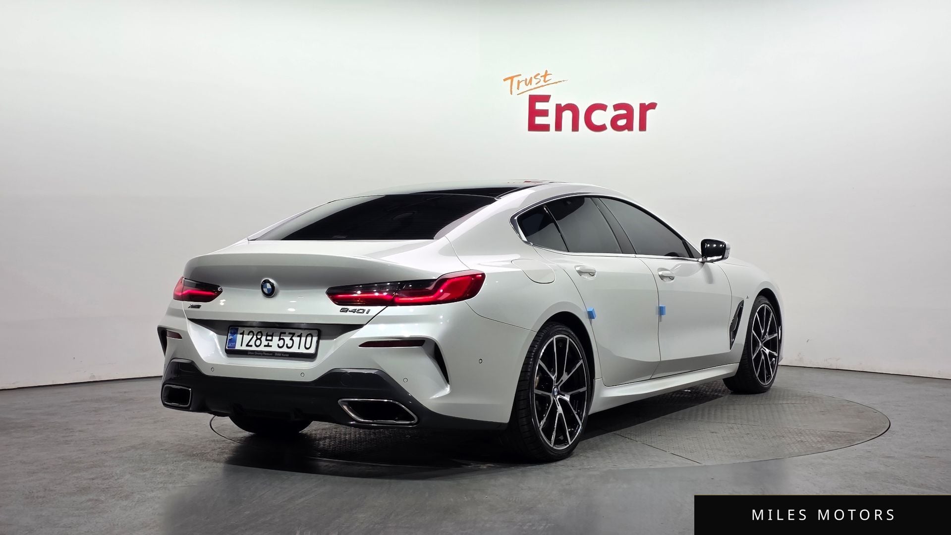 BMW 8 Series (G15) 2021 — миниатюра 2