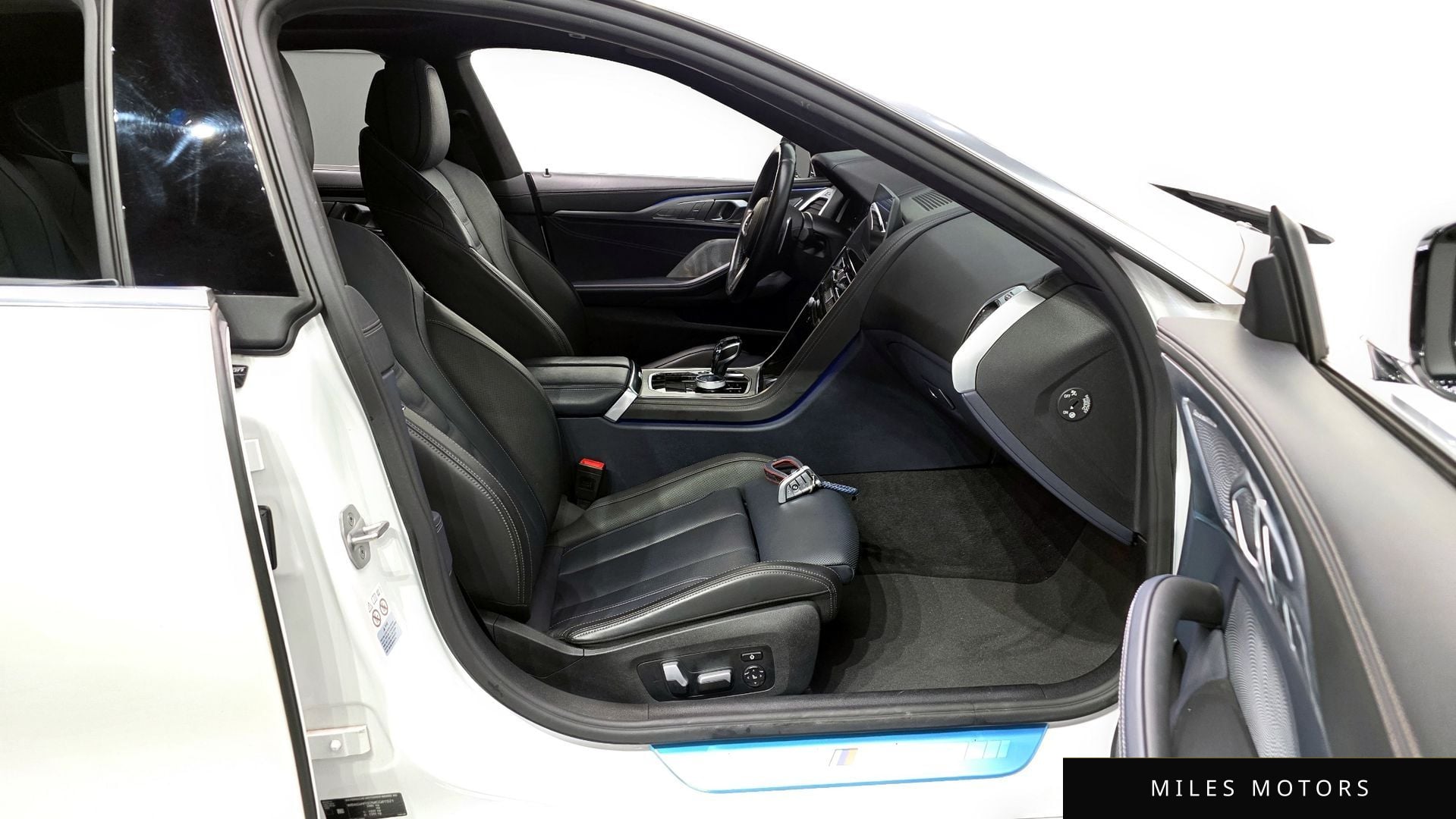 BMW 8 Series (G15) 2021 — миниатюра 11